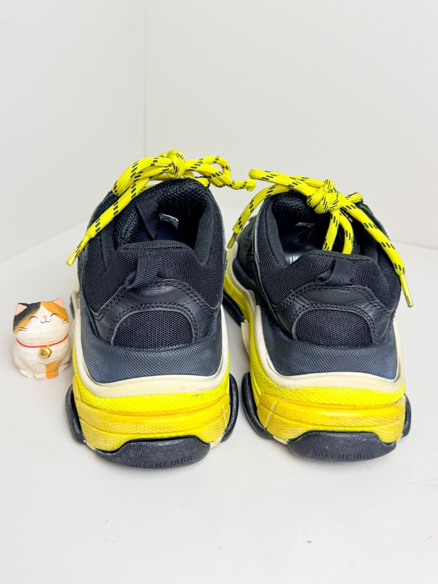 Balenciaga Balenciaga Distressed Yellow Lowtop Sneakers us_7 Women Size US 7 / IT 37 - 4 Thumbnail
