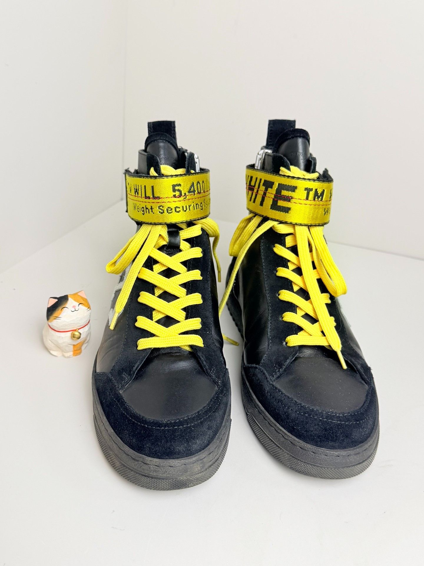 Off-White Off-White White Hitop Sneakers 6 Men Size US 6 / EU 39 - 3 Thumbnail