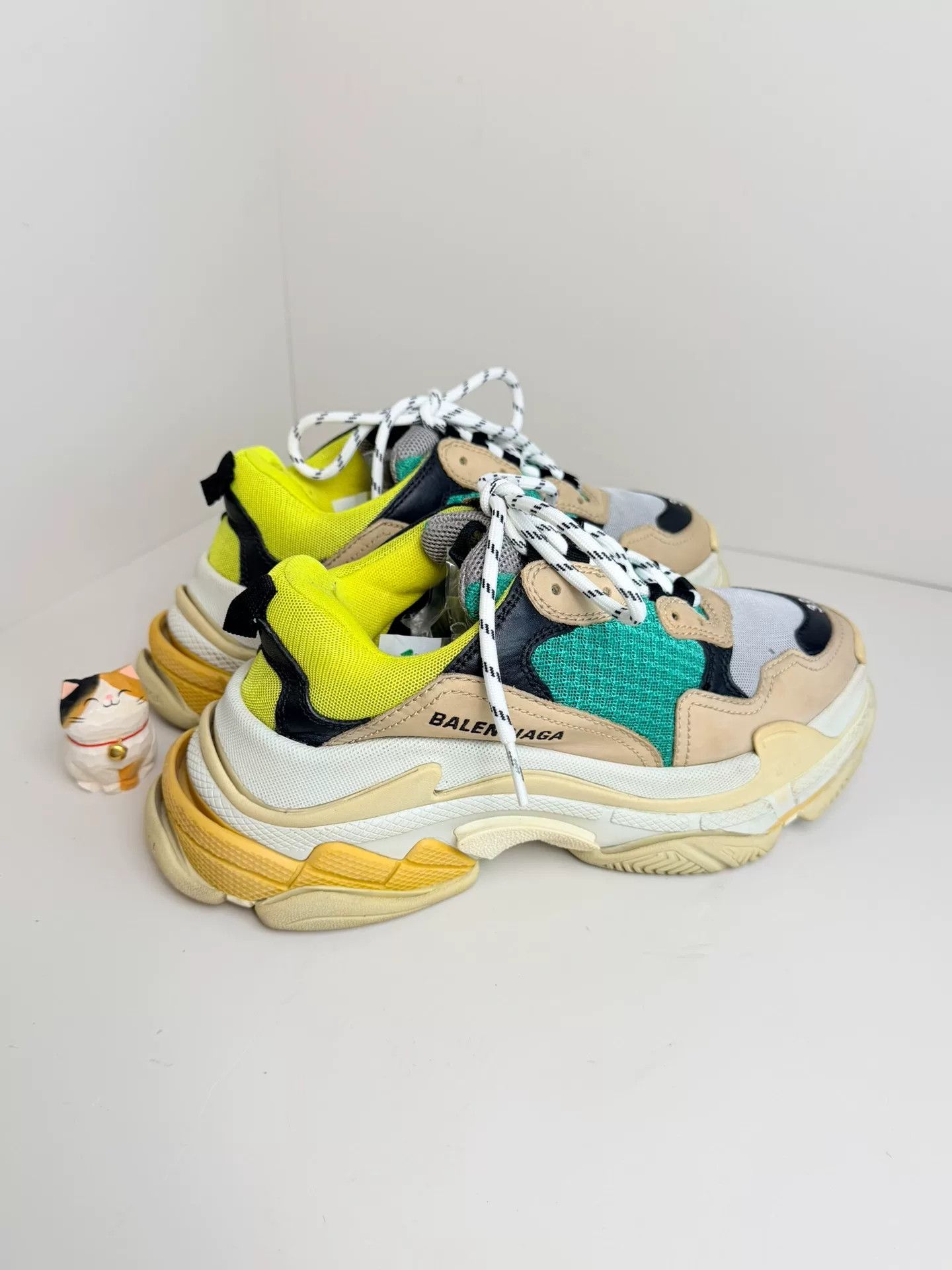 Balenciaga Balenciaga Yellow Lowtop Sneakers 6 Men Size US 6 / EU 39 - 2 Thumbnail