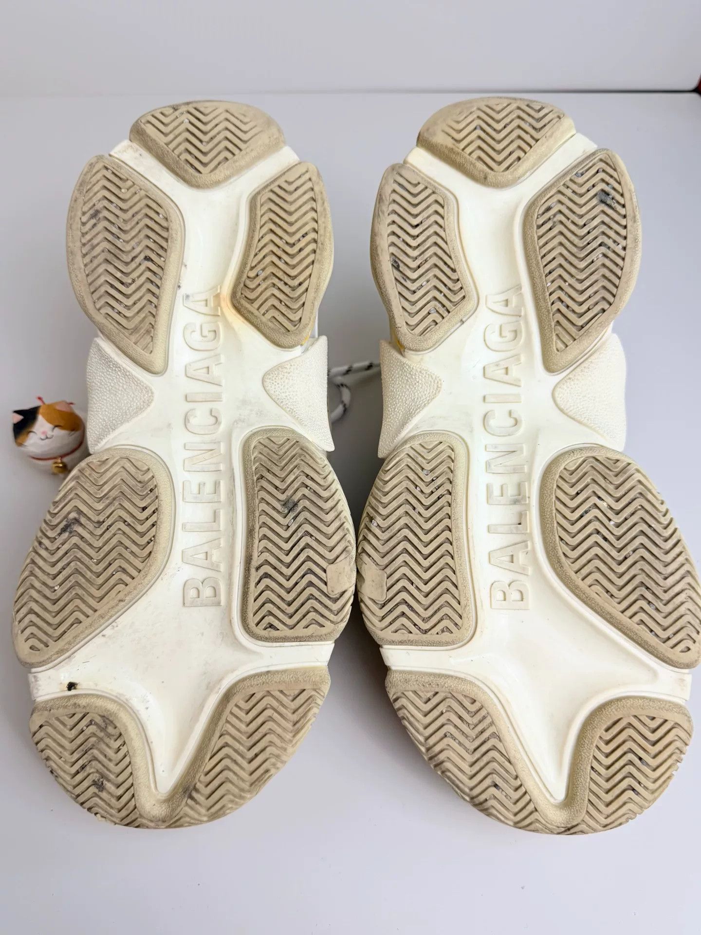 Balenciaga Balenciaga Yellow Lowtop Sneakers 6 Men Size US 6 / EU 39 - 7 Thumbnail