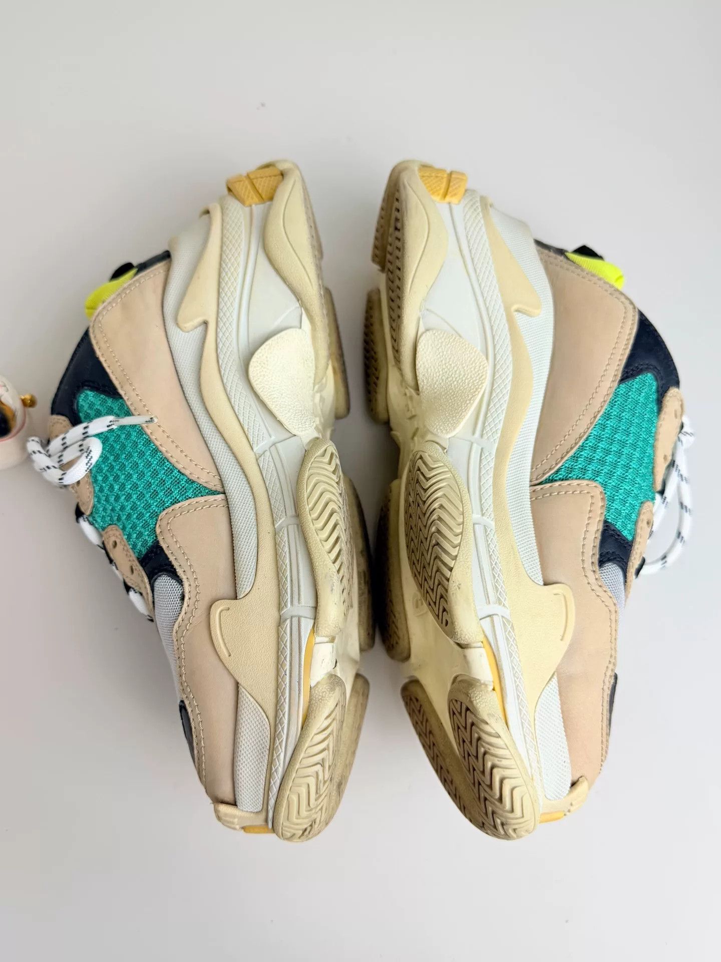 Balenciaga Balenciaga Yellow Lowtop Sneakers 6 Men Size US 6 / EU 39 - 4 Thumbnail