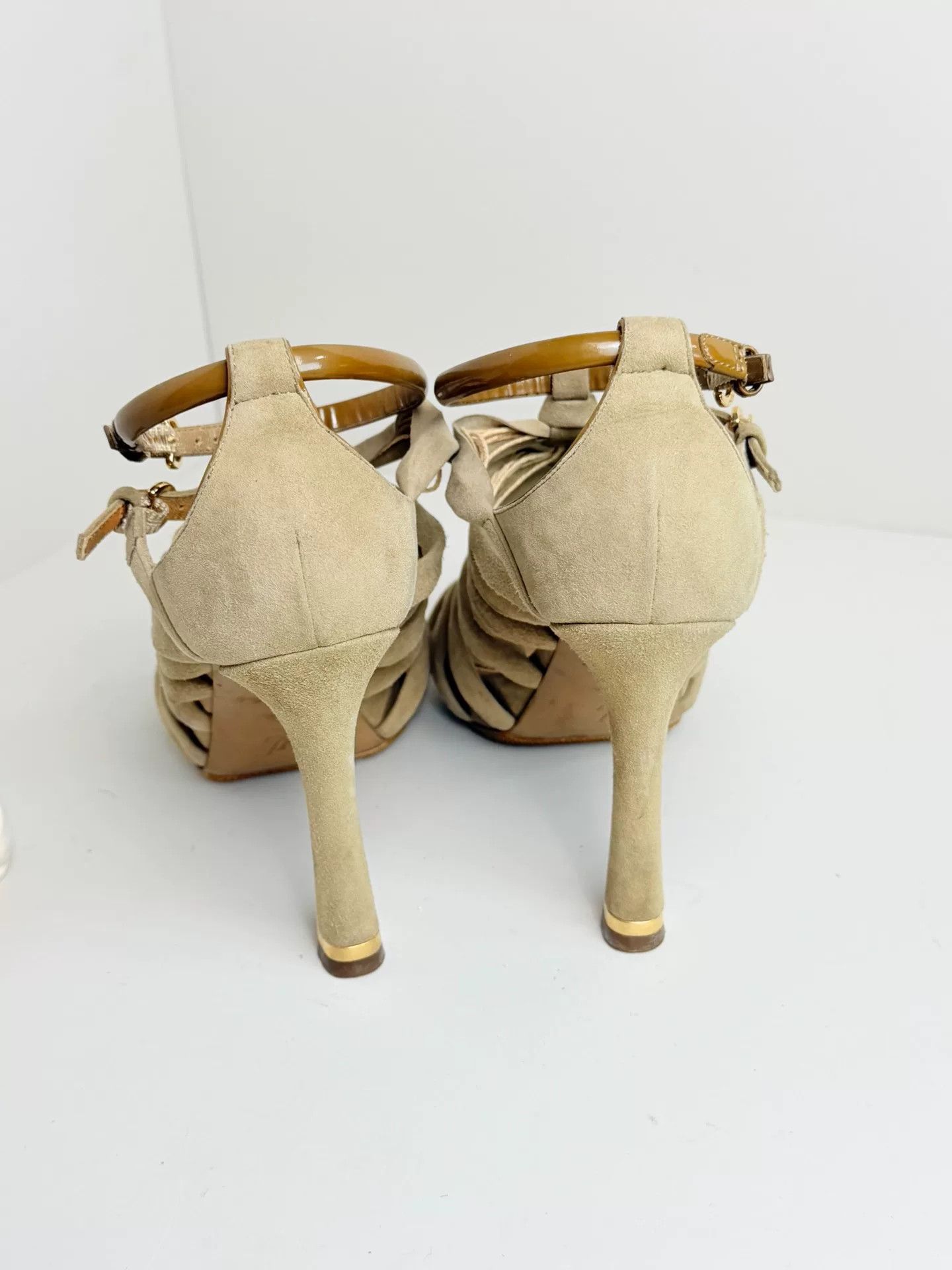 Louis Vuitton Louis Vuitton Suede Brown Sandals us_6 Women Size US 6 / IT 36 - 4 Thumbnail