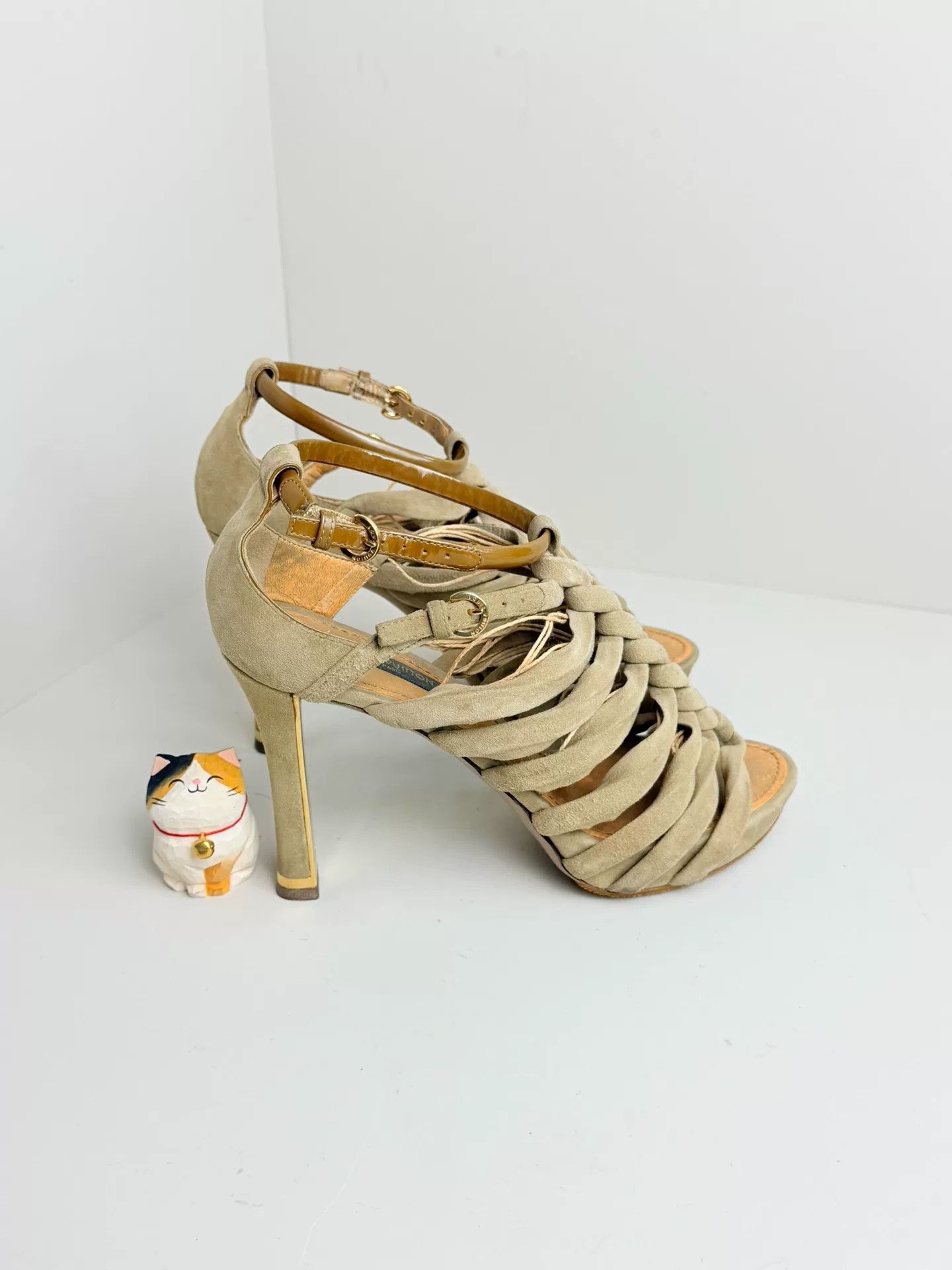 Louis Vuitton Louis Vuitton Suede Brown Sandals us_6 Women Size US 6 / IT 36 - 2 Thumbnail