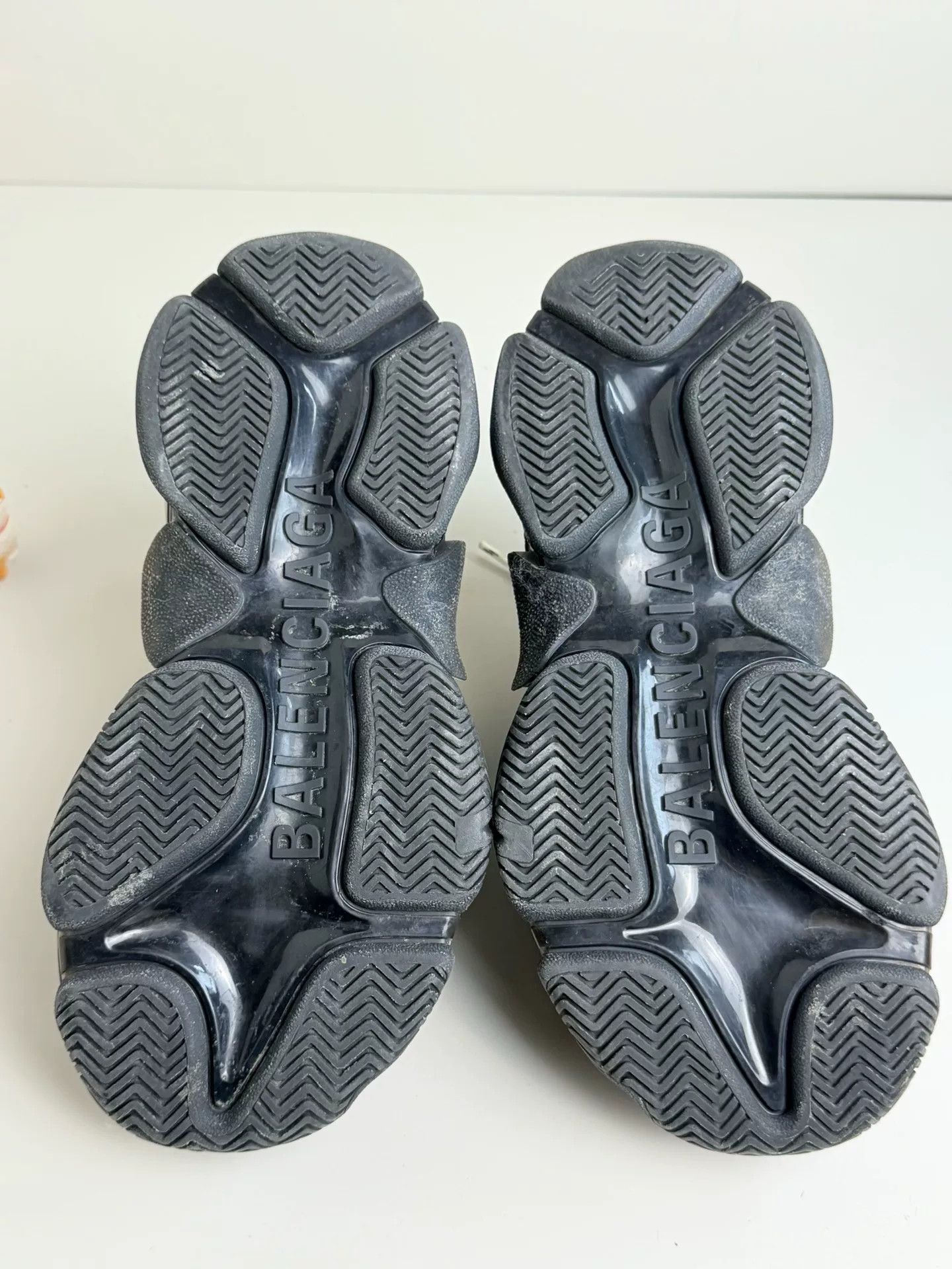 Balenciaga Balenciaga Black Lowtop Sneakers us_6 Women Size US 6 / IT 36 - 6 Thumbnail