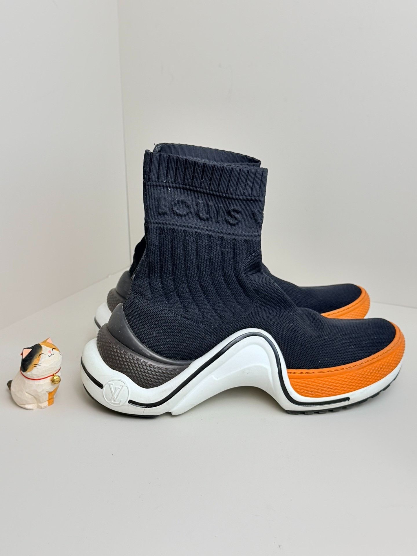 Louis Vuitton Louis Vuitton Hitop Sneakers us_6 Women Size US 6 / IT 36 - 3 Thumbnail