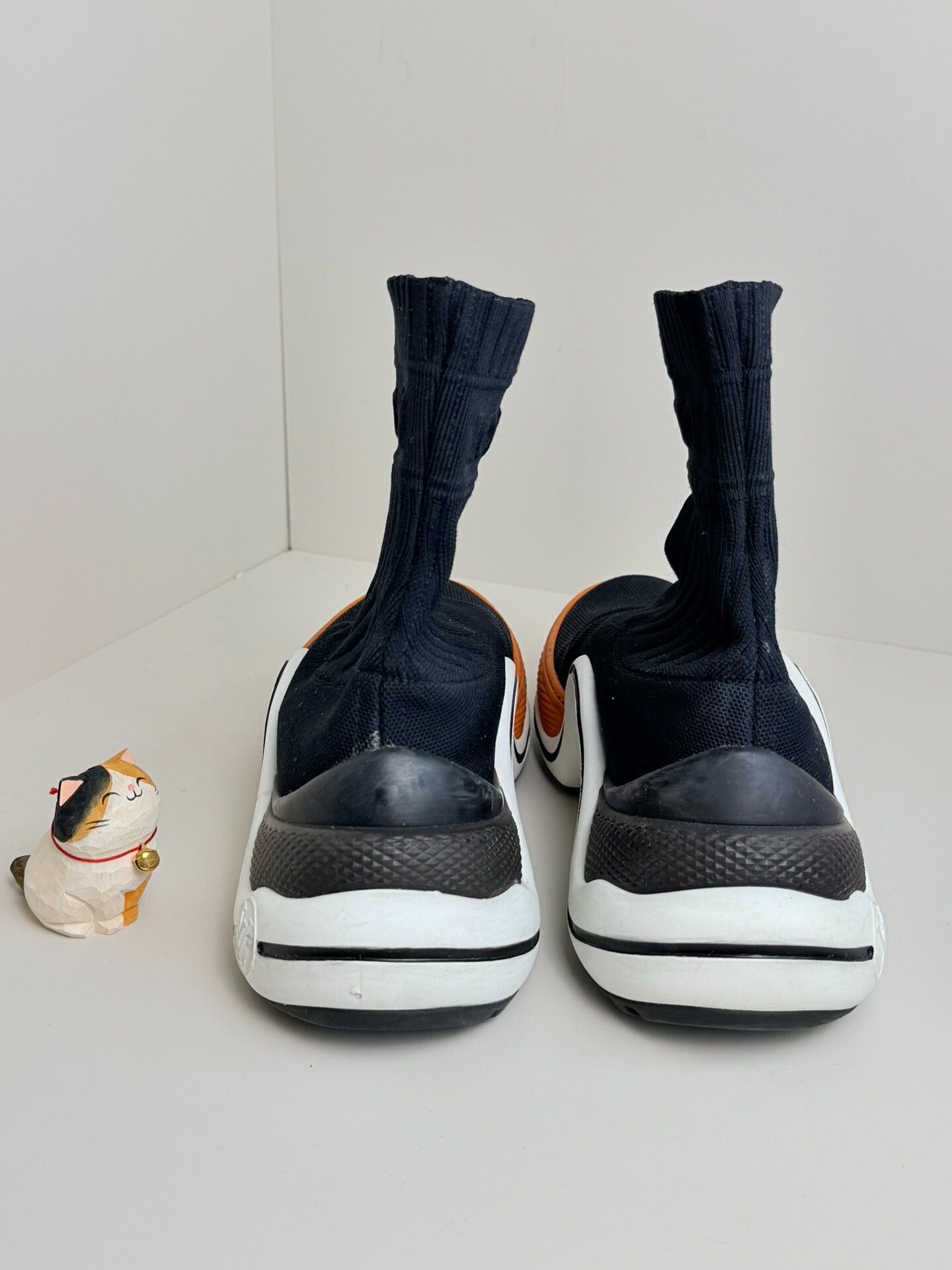 Louis Vuitton Louis Vuitton Hitop Sneakers us_6 Women Size US 6 / IT 36 - 4 Thumbnail