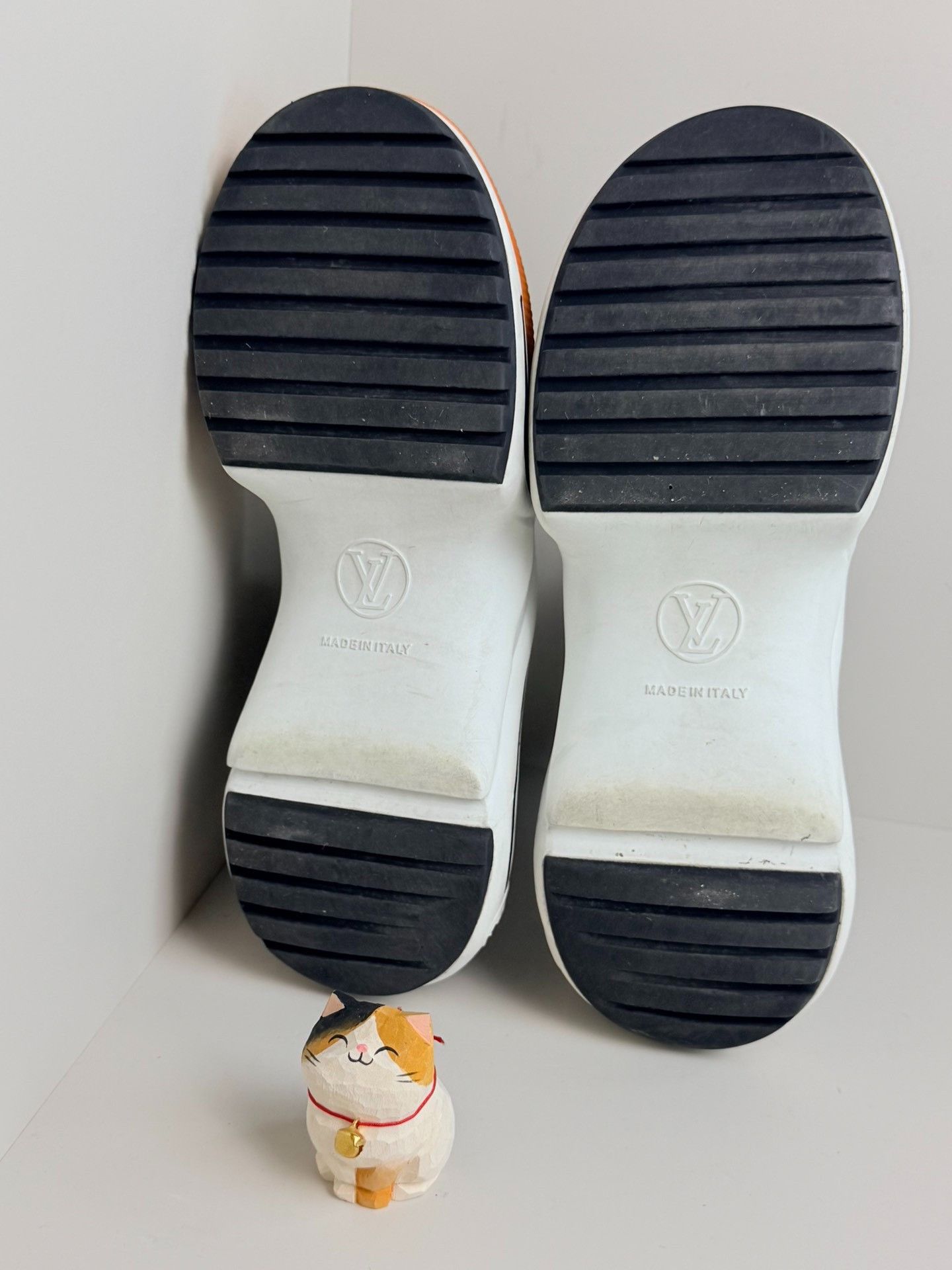 Louis Vuitton Louis Vuitton Hitop Sneakers us_6 Women Size US 6 / IT 36 - 5 Thumbnail