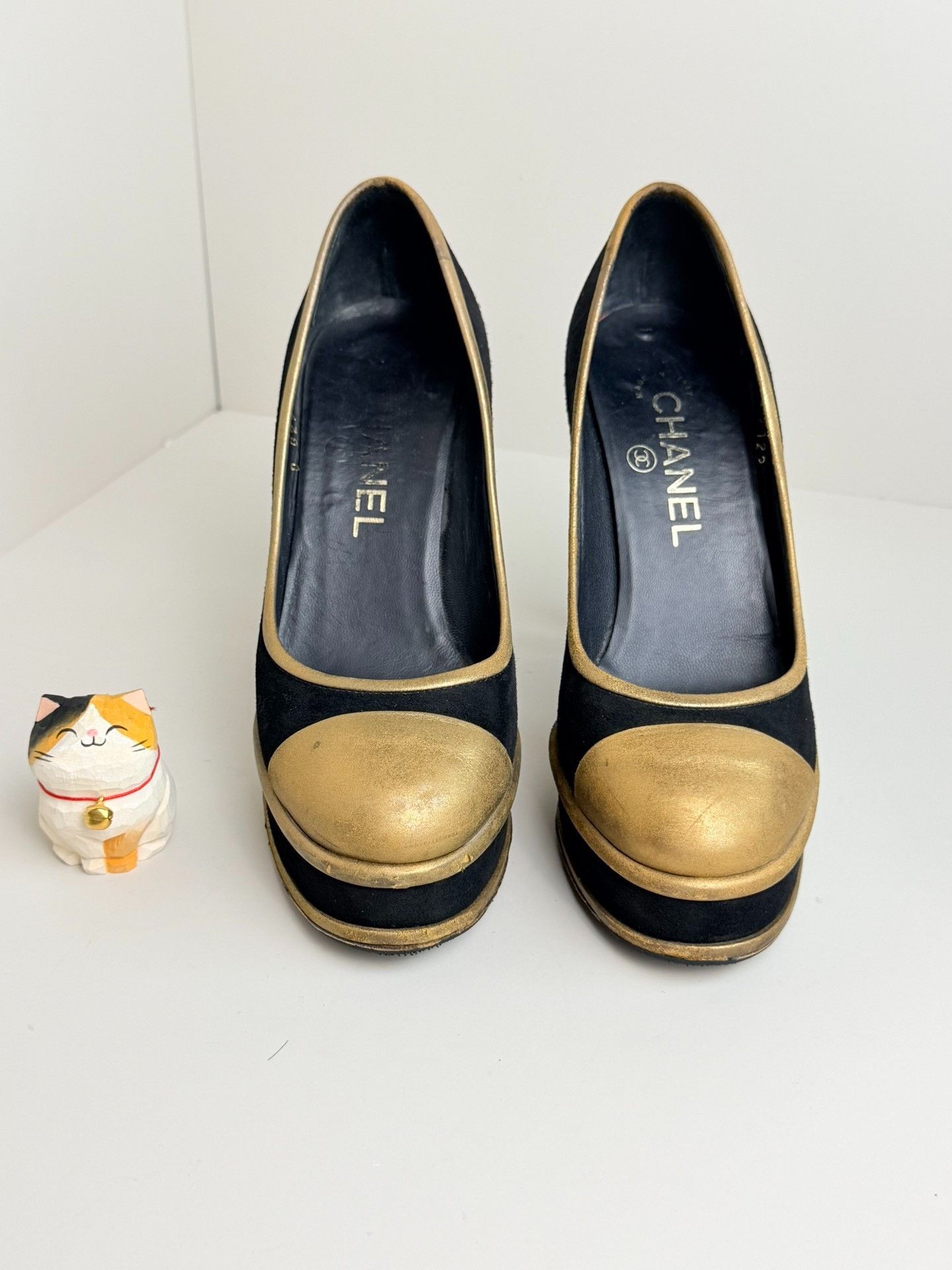 Chanel Chanel Waterproof Black Lowtop Sneakers us_5 Women Size US 5 / IT 35 - 2 Thumbnail