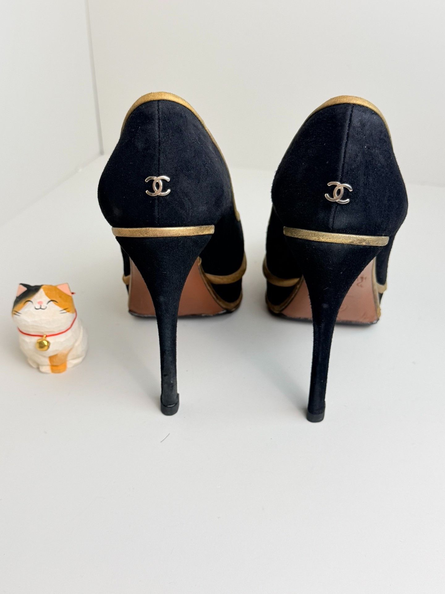 Chanel Chanel Waterproof Black Lowtop Sneakers us_5 Women Size US 5 / IT 35 - 4 Thumbnail