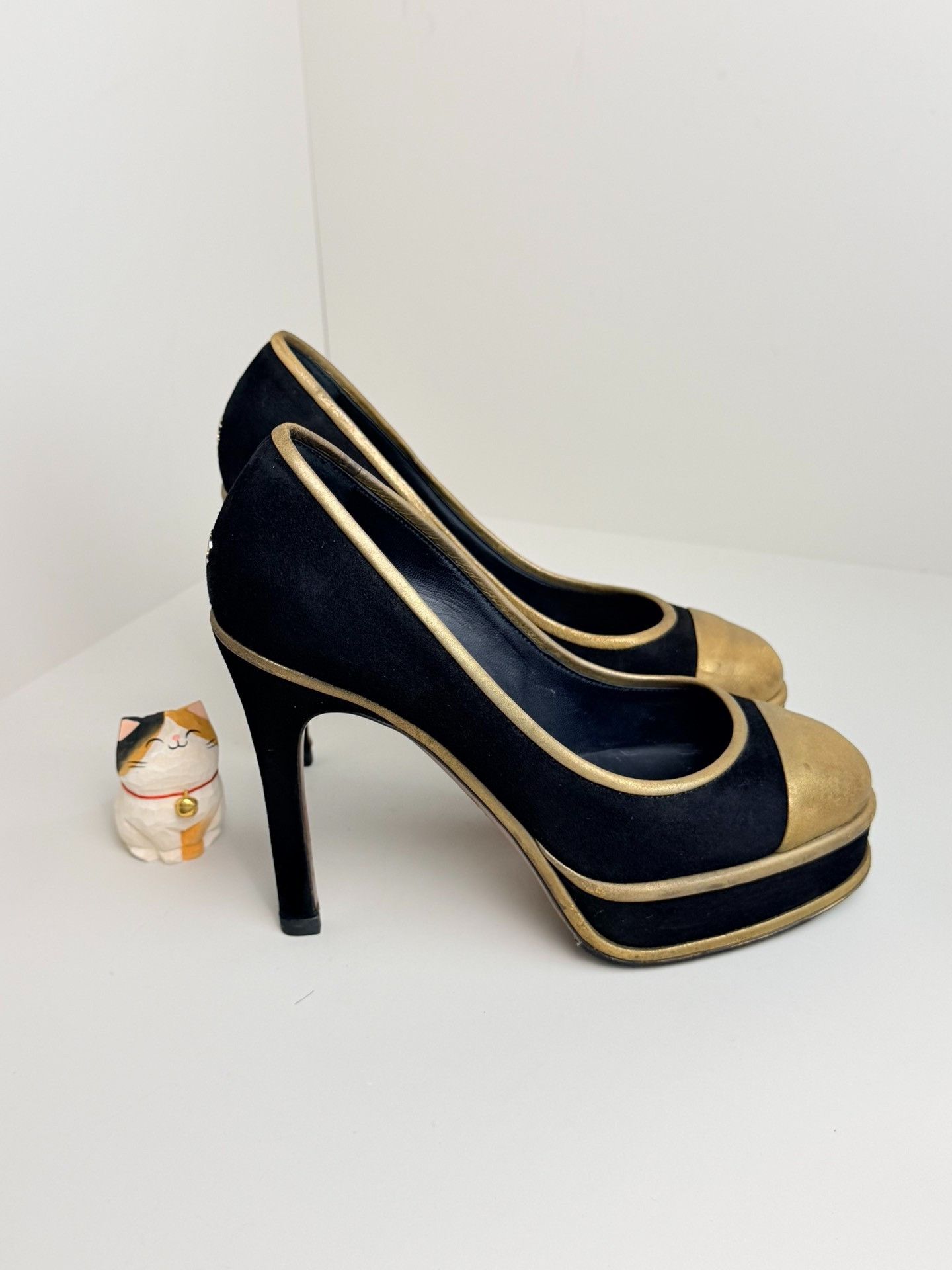 Chanel Chanel Waterproof Black Lowtop Sneakers us_5 Women Size US 5 / IT 35 - 3 Thumbnail