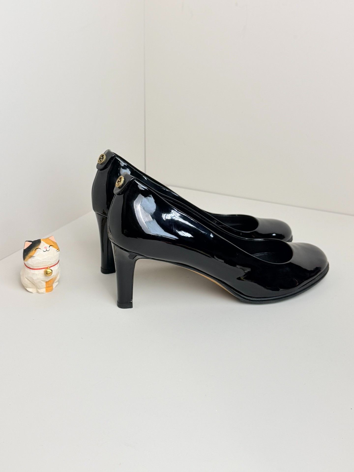 Gucci Gucci Black Lowtop Sneakers us_7 Women Size US 7 / IT 37 - 2 Thumbnail