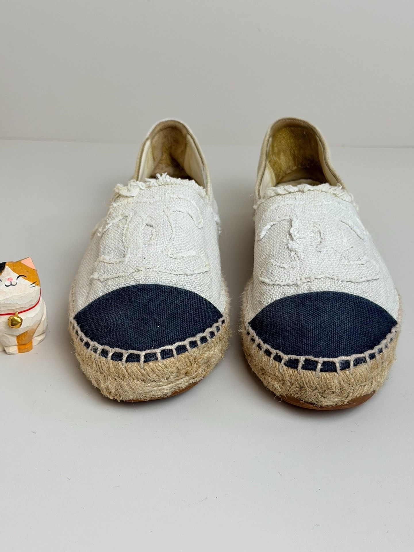 Chanel Chanel White Lowtop Sneakers us_8 Women Size US 8 / IT 38 - 3 Thumbnail