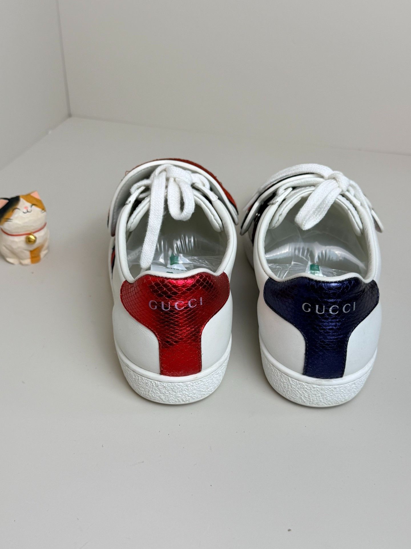 Gucci Gucci White Lowtop Sneakers us_5 Women Size US 5 / IT 35 - 4 Thumbnail
