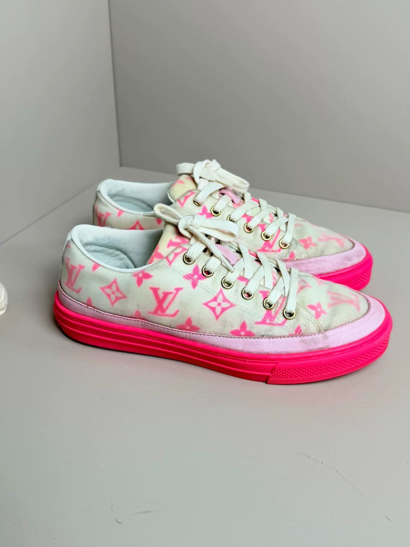 Louis Vuitton Louis Vuitton Pink Lowtop Sneakers us_7 Women Size US 7 / IT 37 - 2 Thumbnail
