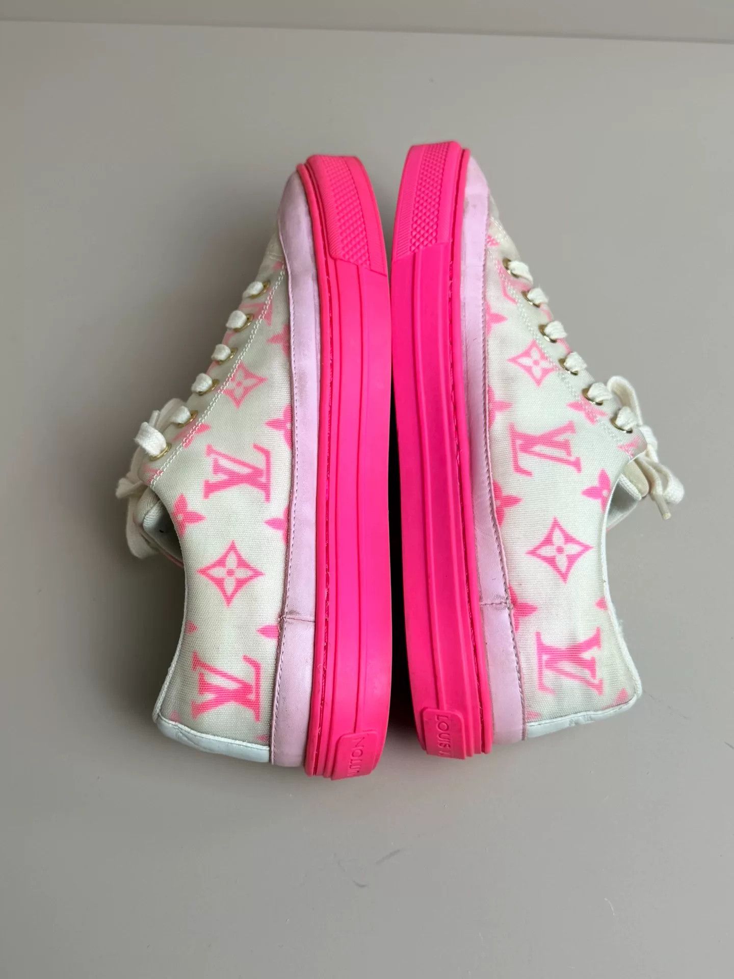 Louis Vuitton Louis Vuitton Pink Lowtop Sneakers us_7 Women Size US 7 / IT 37 - 5 Thumbnail