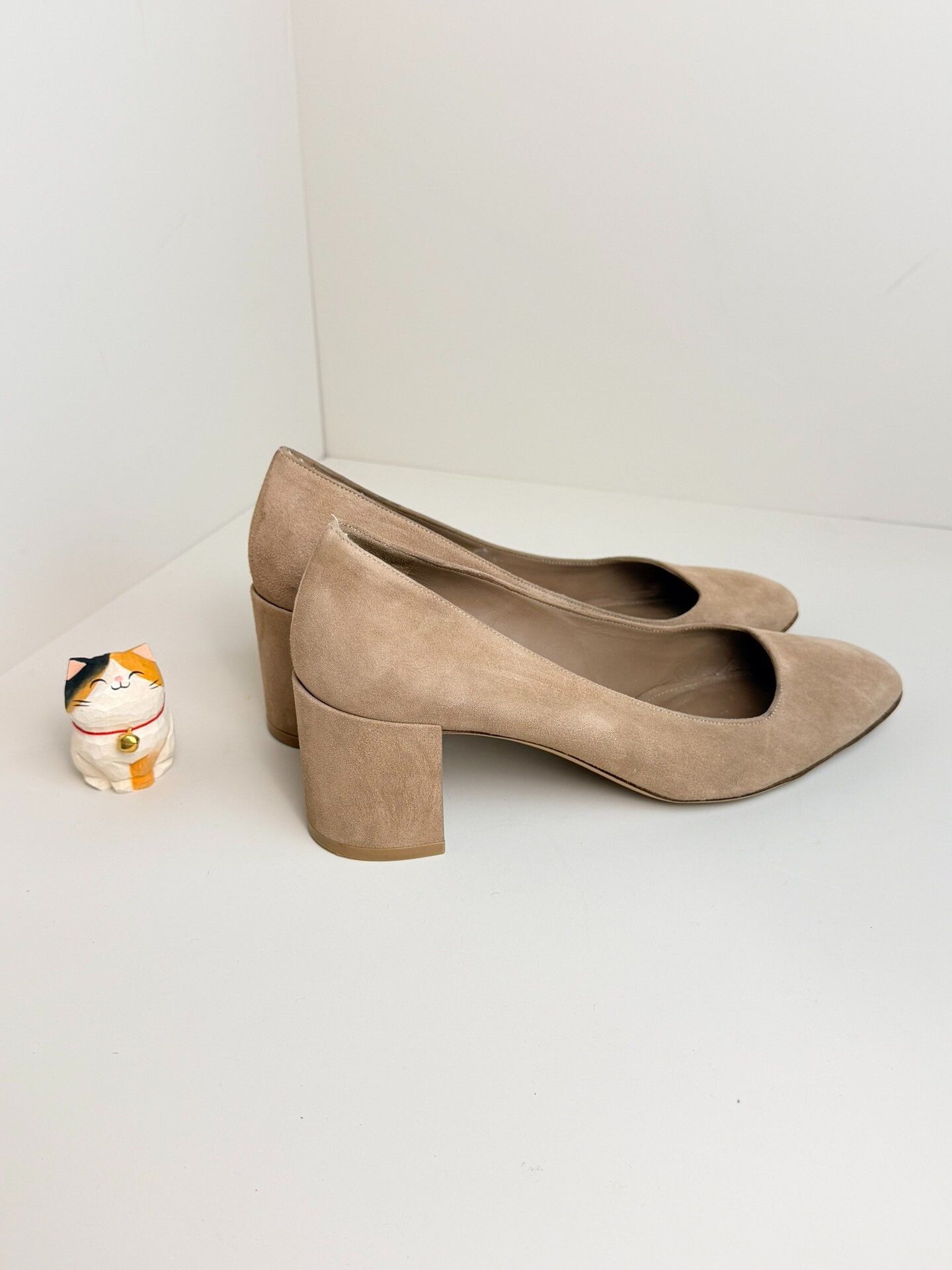 Salvatore Ferragamo Salvatore Ferragamo Suede Lowtop Sneakers us_6 Women Size US 6 / IT 36 - 2 Thumbnail