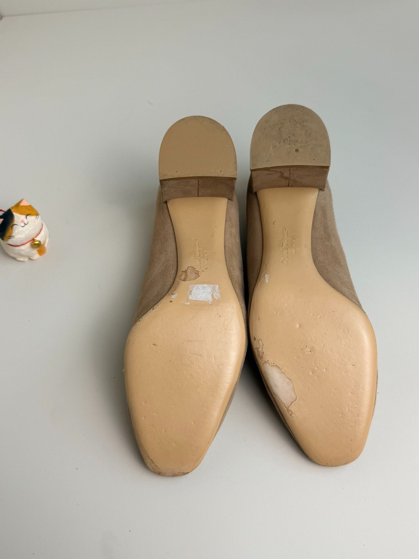 Salvatore Ferragamo Salvatore Ferragamo Suede Lowtop Sneakers us_6 Women Size US 6 / IT 36 - 3 Thumbnail