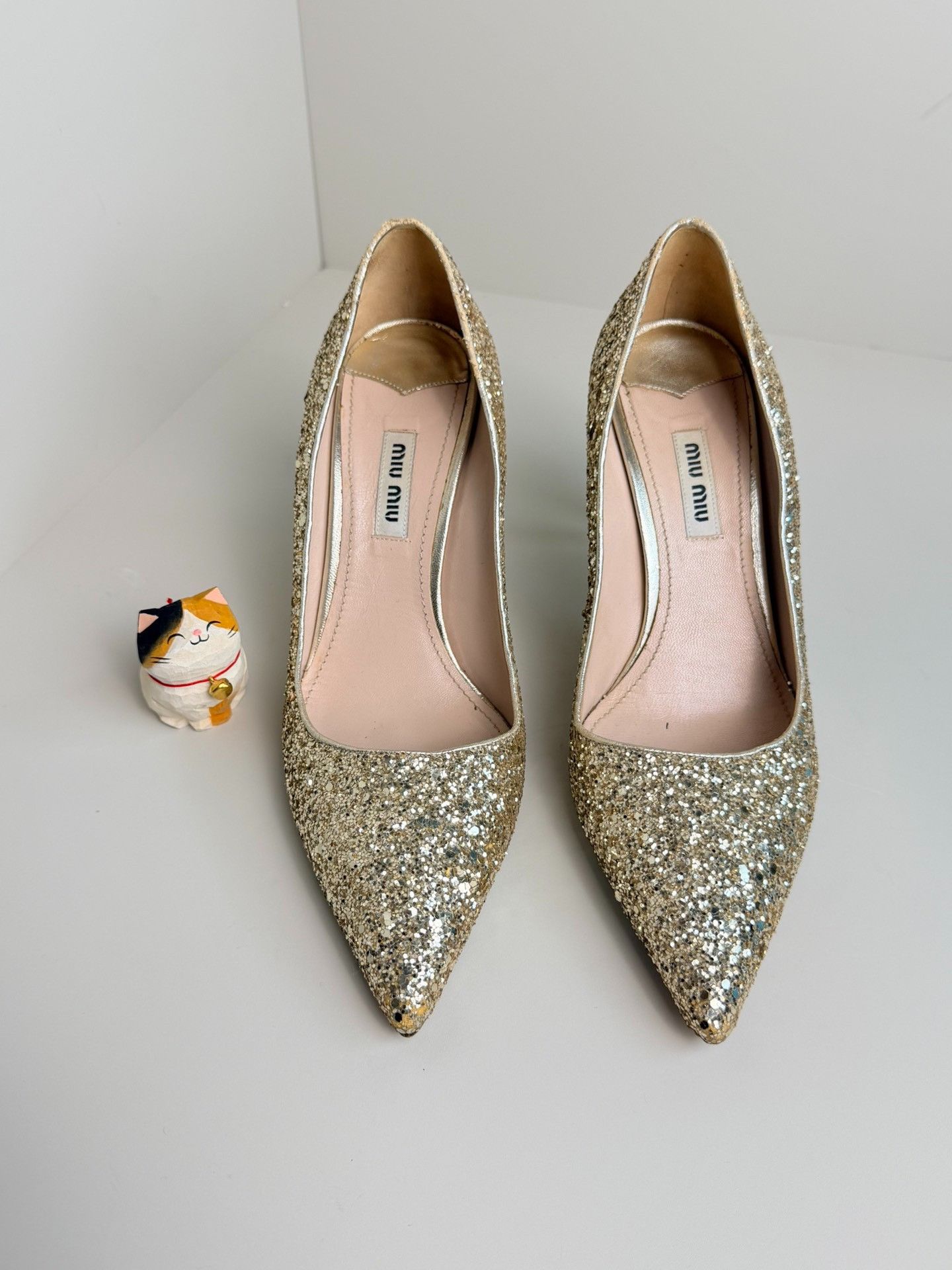 Miu Miu Miu Miu Gold Lowtop Sneakers us_5 Women Size US 5 / IT 35 - 3 Thumbnail