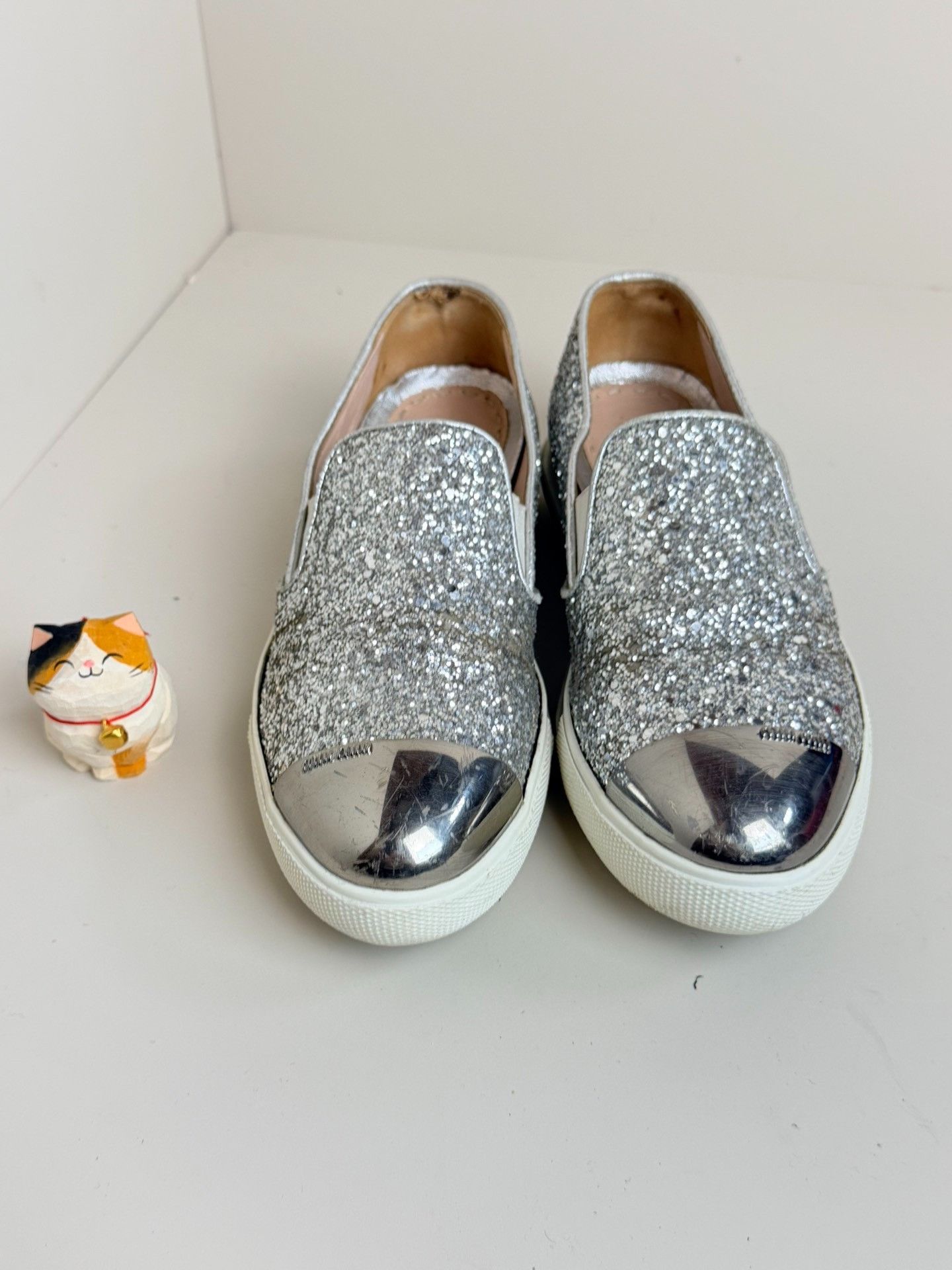 Miu Miu Miu Miu Silver Lowtop Sneakers us_5 Women Size US 5 / IT 35 - 3 Thumbnail