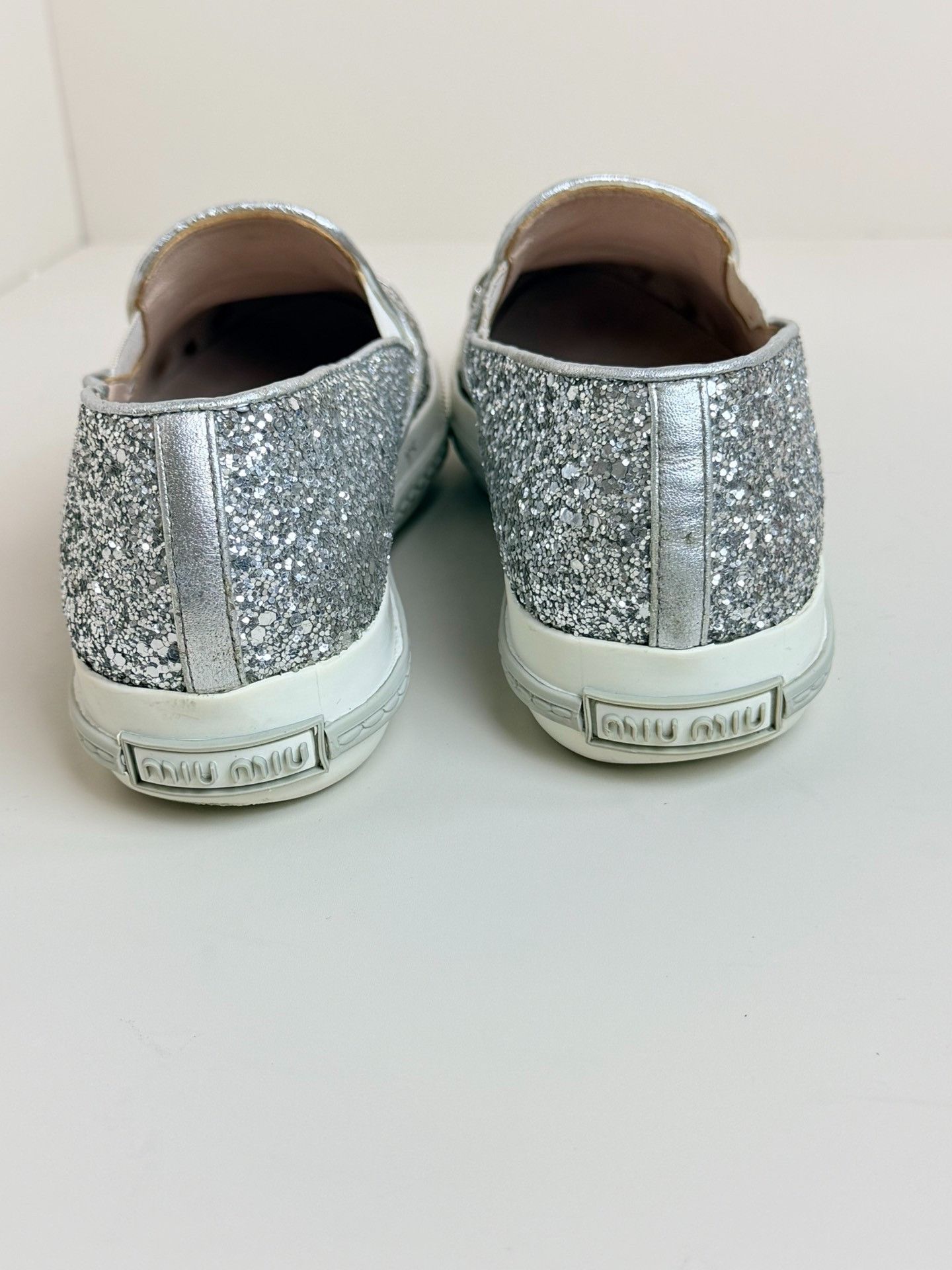 Miu Miu Miu Miu Silver Lowtop Sneakers us_5 Women Size US 5 / IT 35 - 6 Thumbnail