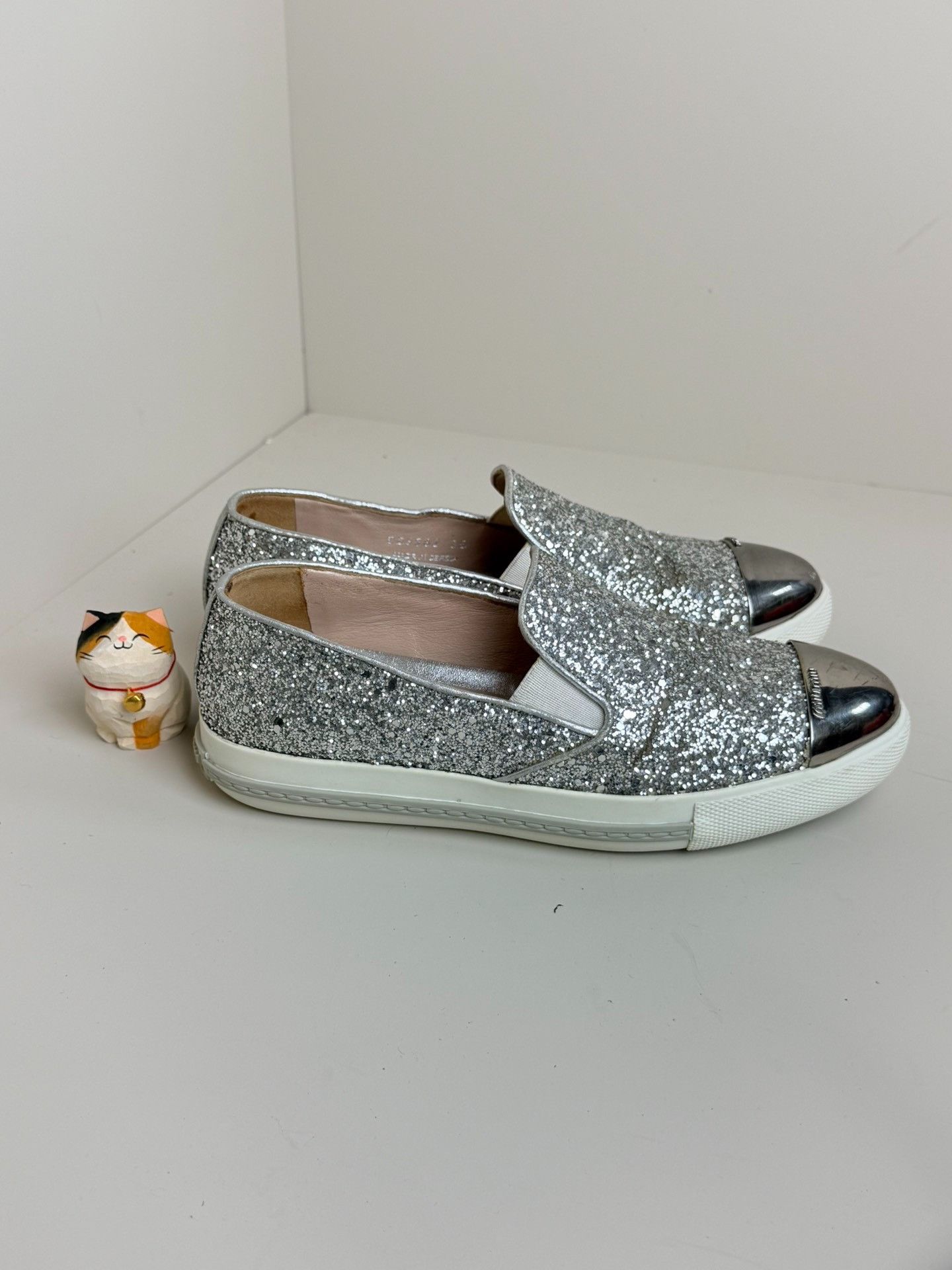 Miu Miu Miu Miu Silver Lowtop Sneakers us_5 Women Size US 5 / IT 35 - 5 Thumbnail