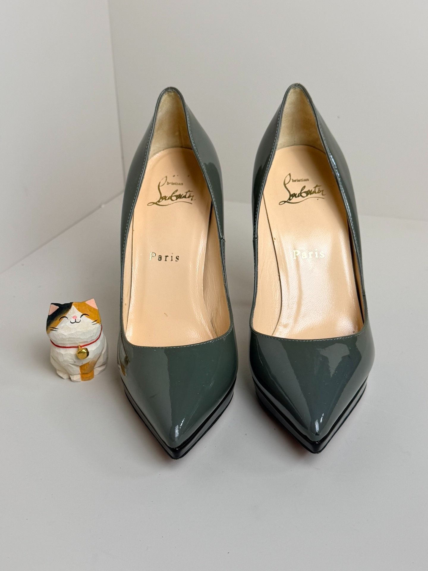 Christian Louboutin Christian Louboutin Patent Gray Lowtop Sneakers us_6 Women Size US 6 / IT 36 - 3 Thumbnail