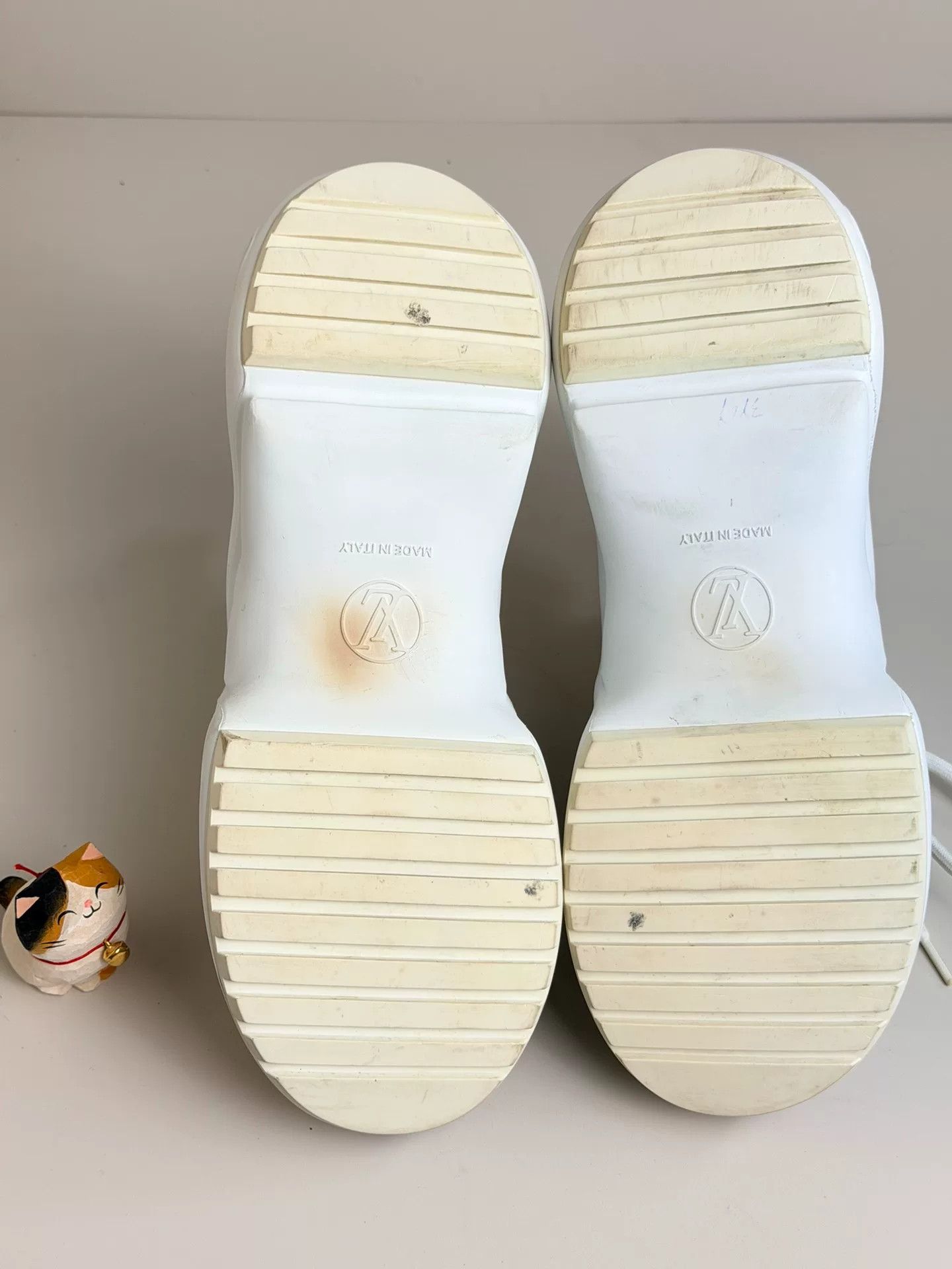 Louis Vuitton Louis Vuitton Multi Lowtop Sneakers us_6-5 Women Size US 6.5 / IT 36.5 - 7 Thumbnail