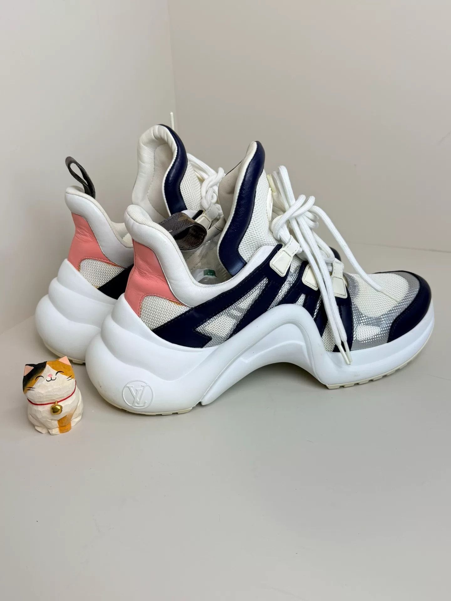 Louis Vuitton Louis Vuitton Multi Lowtop Sneakers us_6-5 Women Size US 6.5 / IT 36.5 - 3 Thumbnail