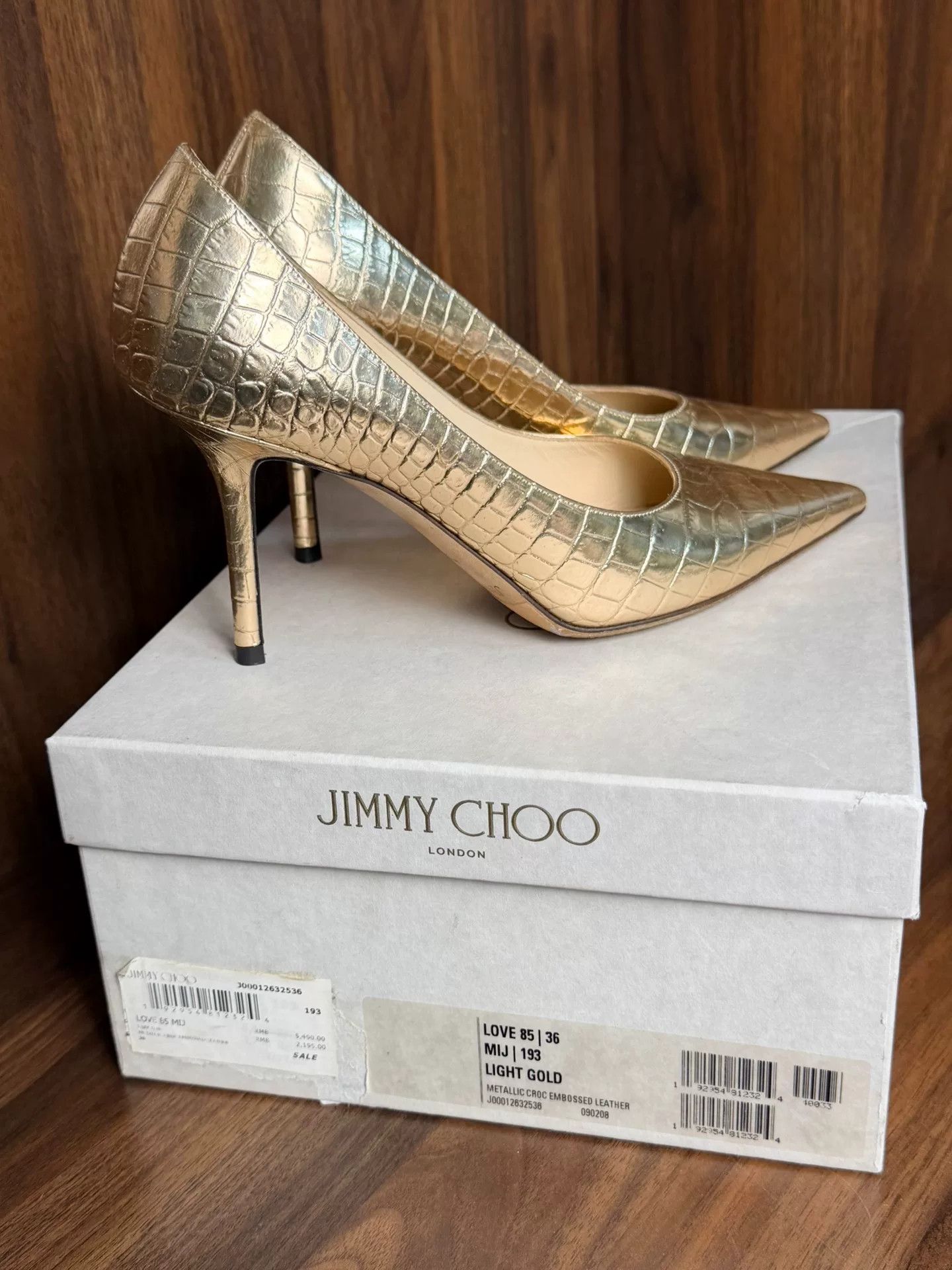 Jimmy Choo Jimmy Choo Gold Lowtop Sneakers us_7 Women Size US 7 / IT 37 - 2 Thumbnail