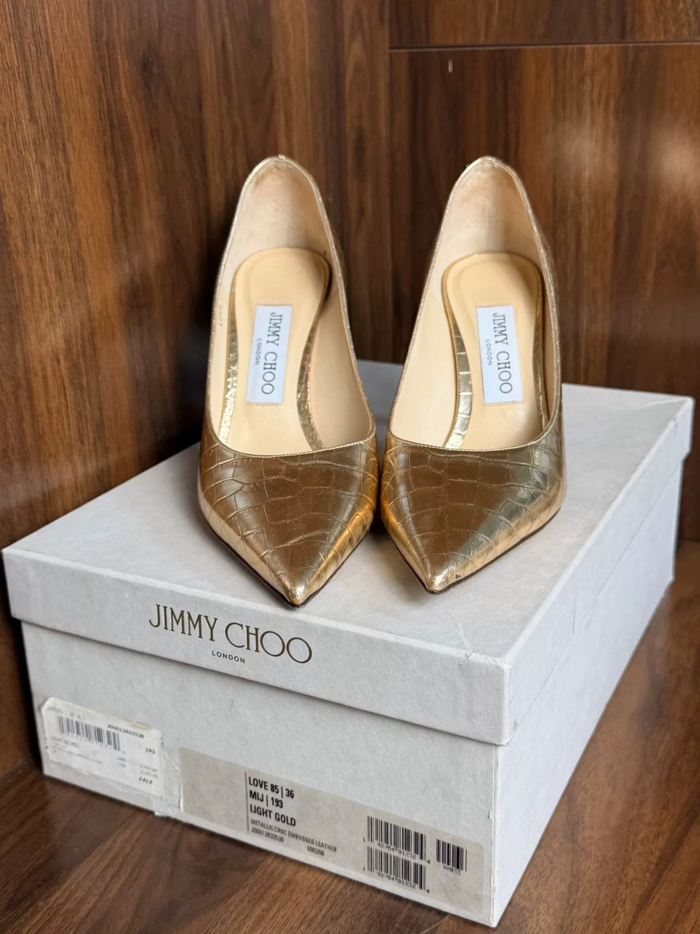 Jimmy Choo Jimmy Choo Gold Lowtop Sneakers us_7 Women Size US 7 / IT 37 - 3 Thumbnail