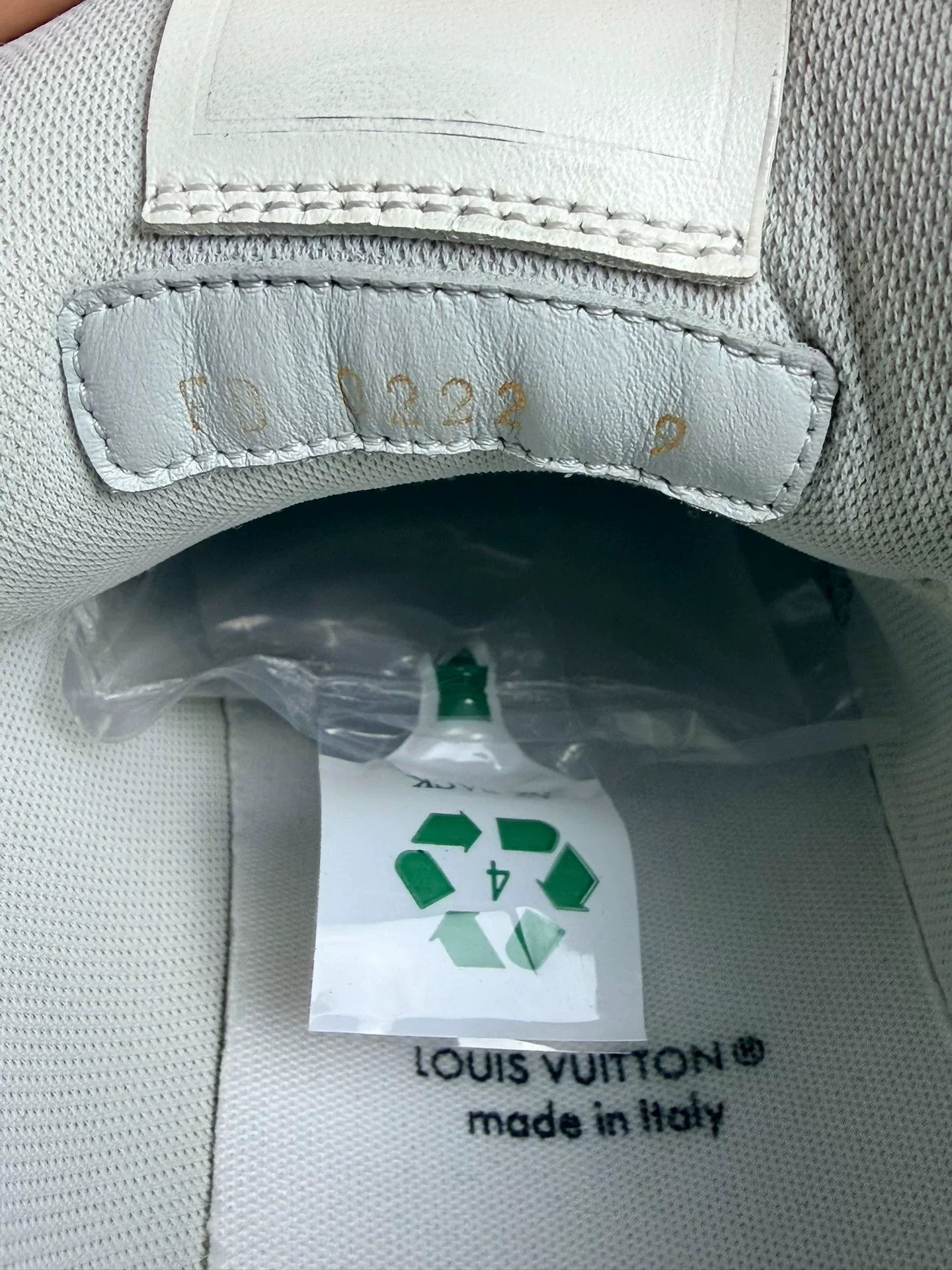 Louis Vuitton Louis Vuitton Training White Lowtop Sneakers 9 Men Size US 9 / EU 42 - 6 Thumbnail