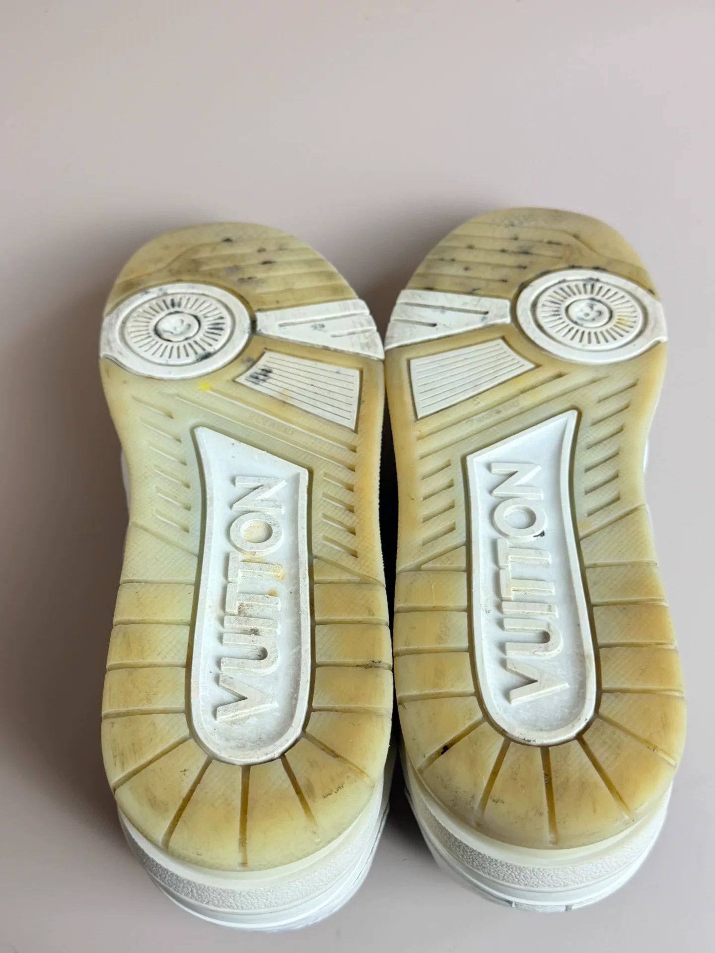 Louis Vuitton Louis Vuitton Training White Lowtop Sneakers 9 Men Size US 9 / EU 42 - 7 Thumbnail