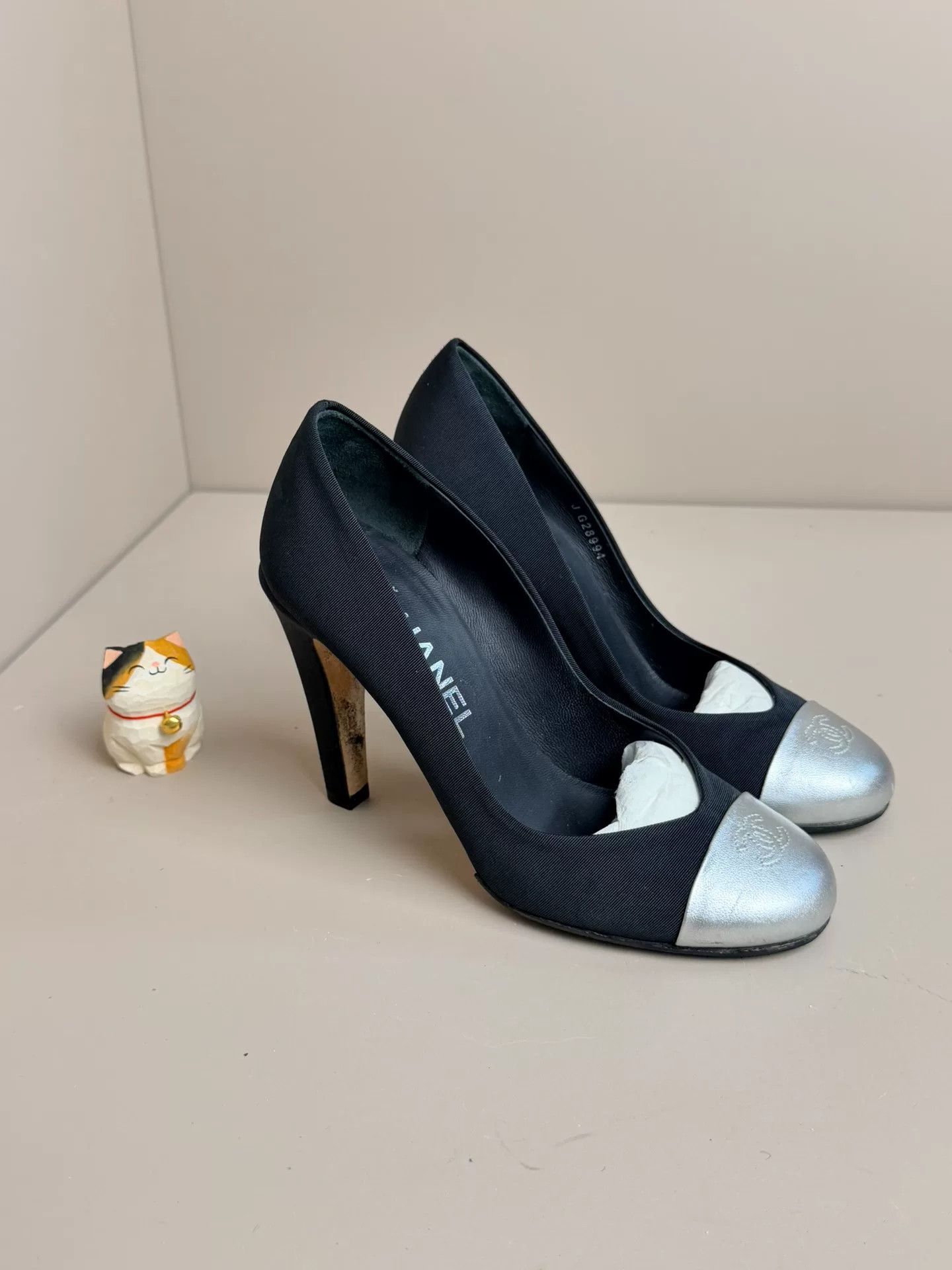 Chanel Chanel Silver Lowtop Sneakers us_6 Women Size US 6 / IT 36 - 3 Thumbnail