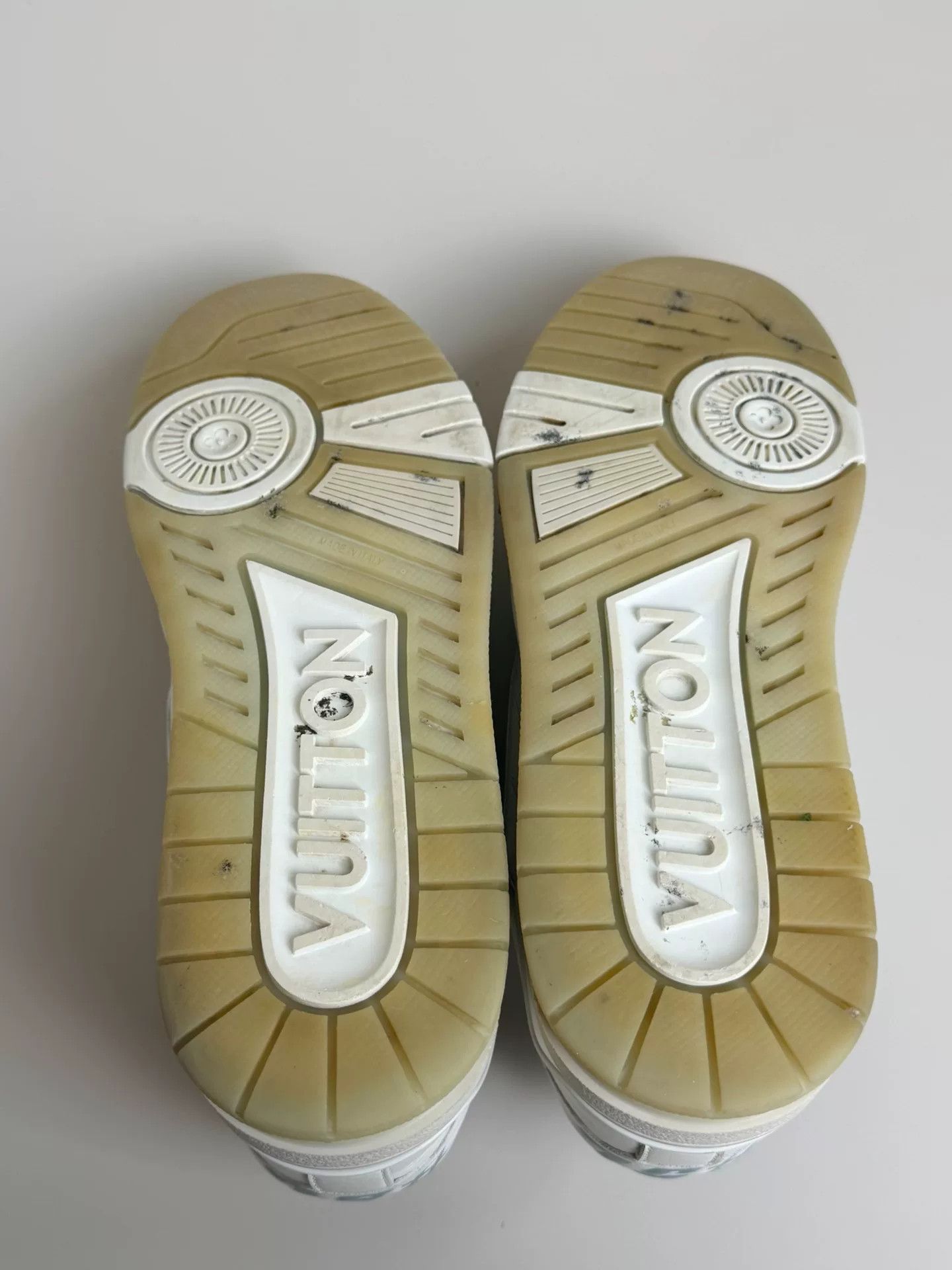 Louis Vuitton Louis Vuitton Training White Lowtop Sneakers 6.5 Men Size US 6.5 / EU 39-40 - 7 Thumbnail