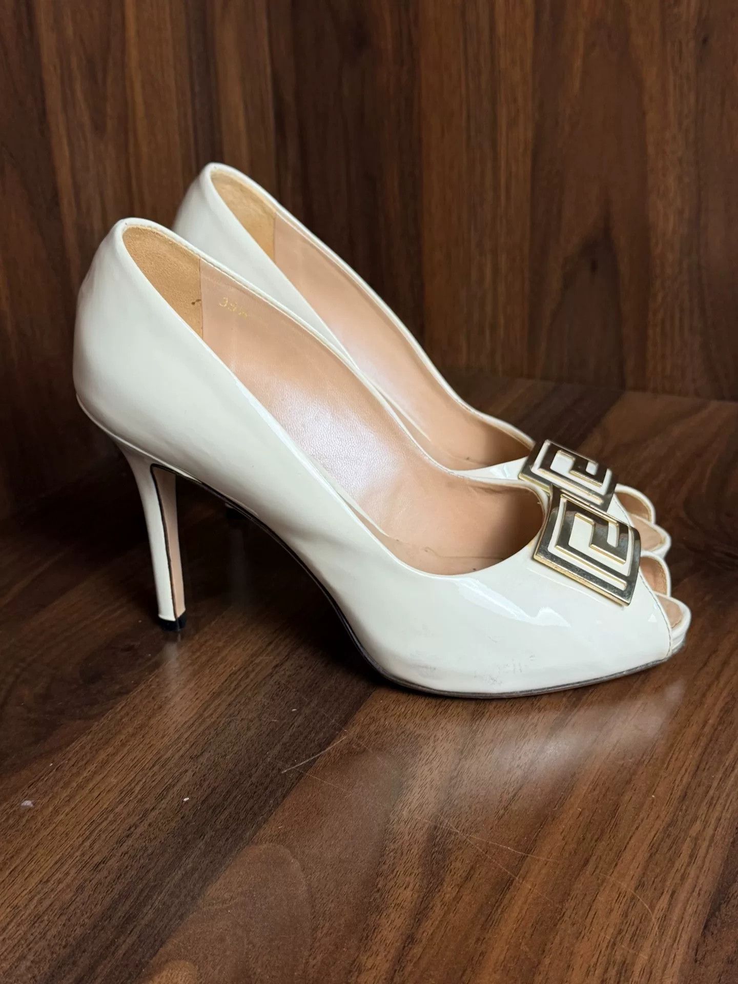 Versace Versace White Lowtop Sneakers us_5-5 Women Size US 5.5 / IT 35.5 - 3 Thumbnail