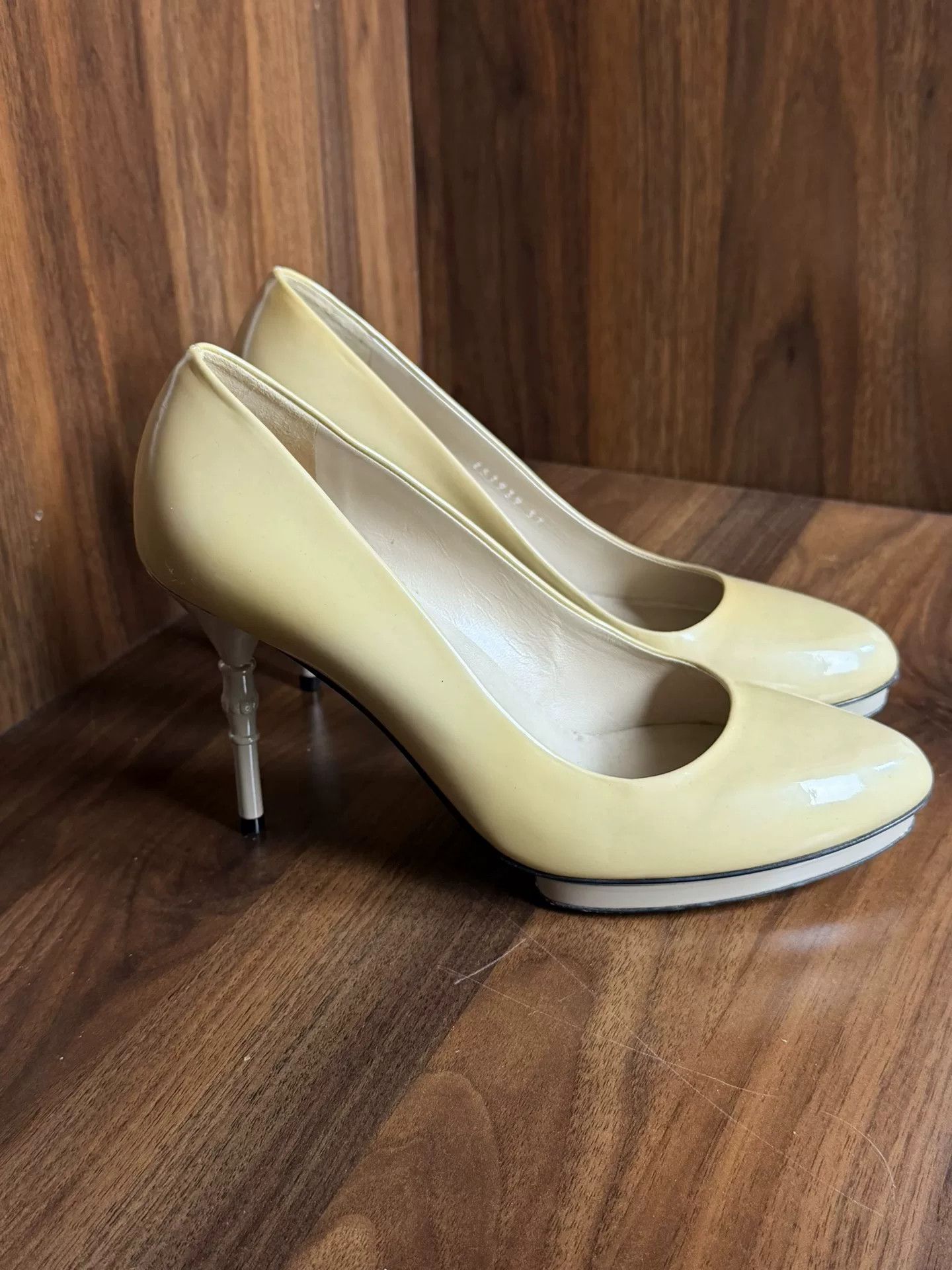 Gucci Gucci Lowtop Sneakers us_7 Women Size US 7 / IT 37 - 3 Thumbnail