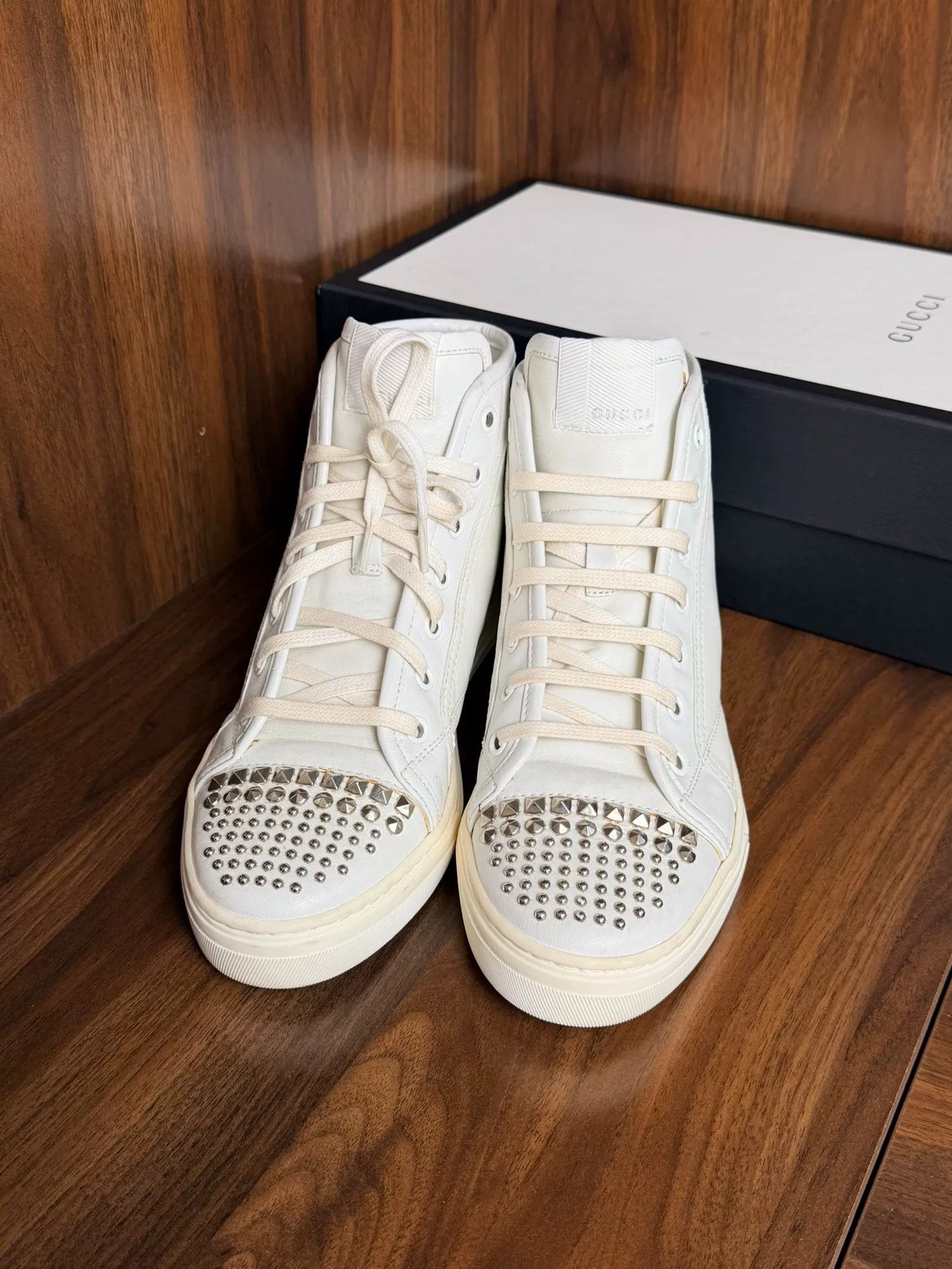 Gucci Gucci White Hitop Sneakers us_6 Women Size US 6 / IT 36 - 2 Thumbnail
