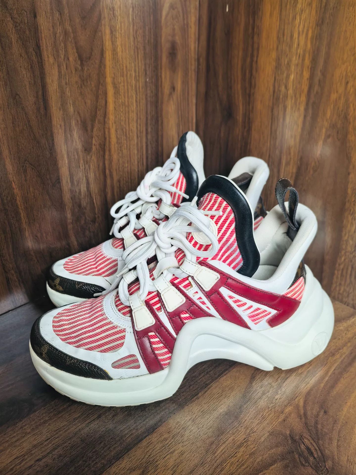 Louis Vuitton Louis Vuitton Leather Lowtop Sneakers us_5-5 Women Size US 5.5 / IT 35.5 - 2 Thumbnail