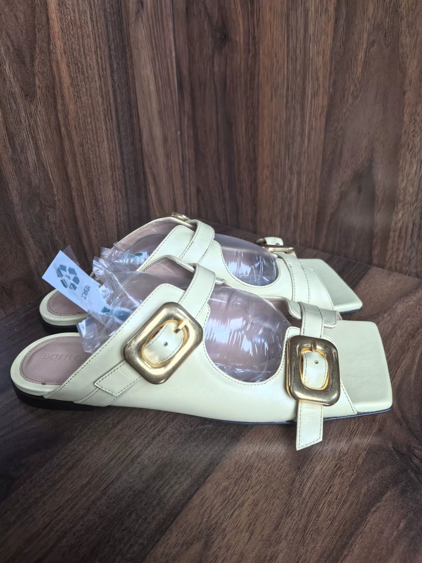 Bottega Veneta Bottega Veneta Yellow Sandals us_5 Women Size US 5 / IT 35 - 4 Thumbnail