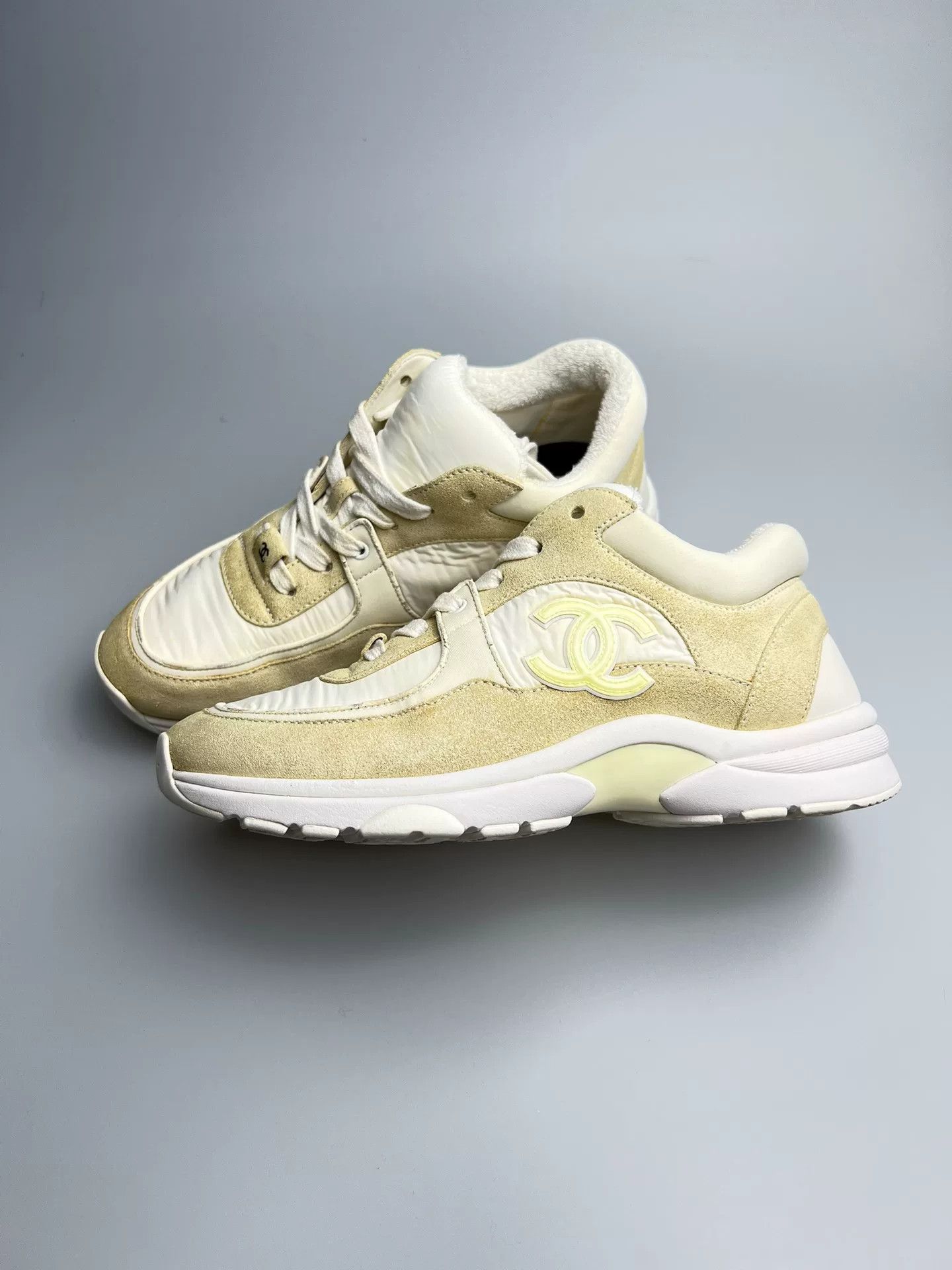 Chanel Chanel Patchwork White Lowtop Sneakers us_6 Women Size US 6 / IT 36 - 2 Thumbnail