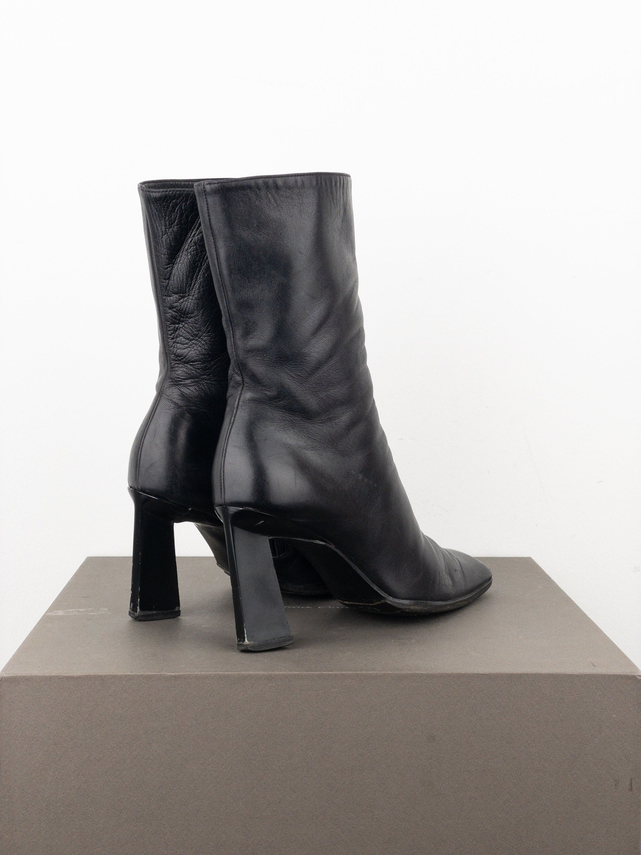 Prada AW99 Square-Toe Sculptural Ankle Heel Boots Size US 9 / IT 39 - 2 Thumbnail