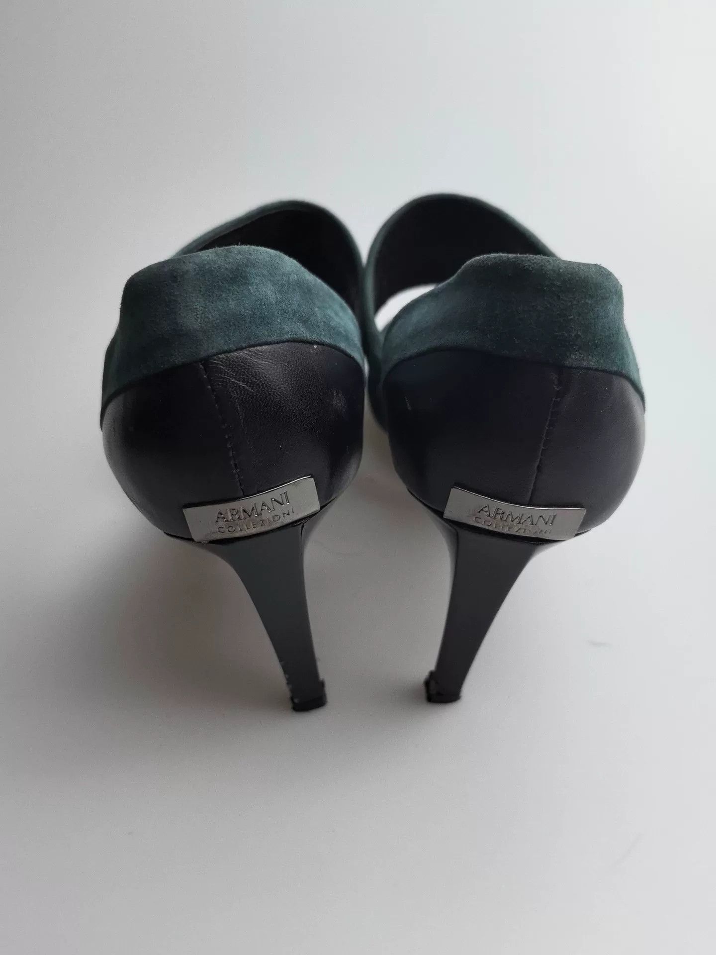 Armani Armani Suede Lowtop Sneakers us_5 Women Size US 5 / IT 35 - 4 Thumbnail