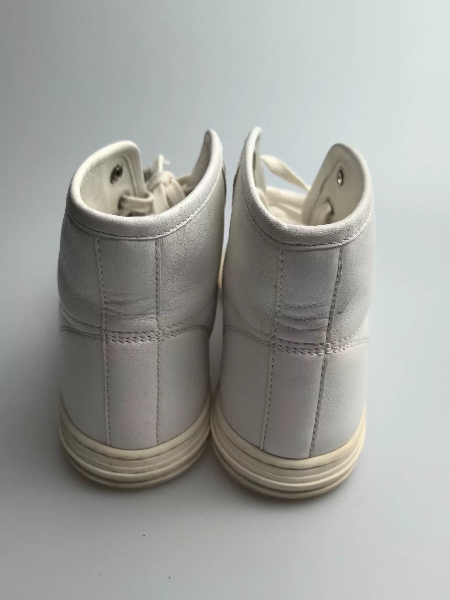 Gucci Gucci White Hitop Sneakers us_5 Women Size US 5 / IT 35 - 3 Thumbnail