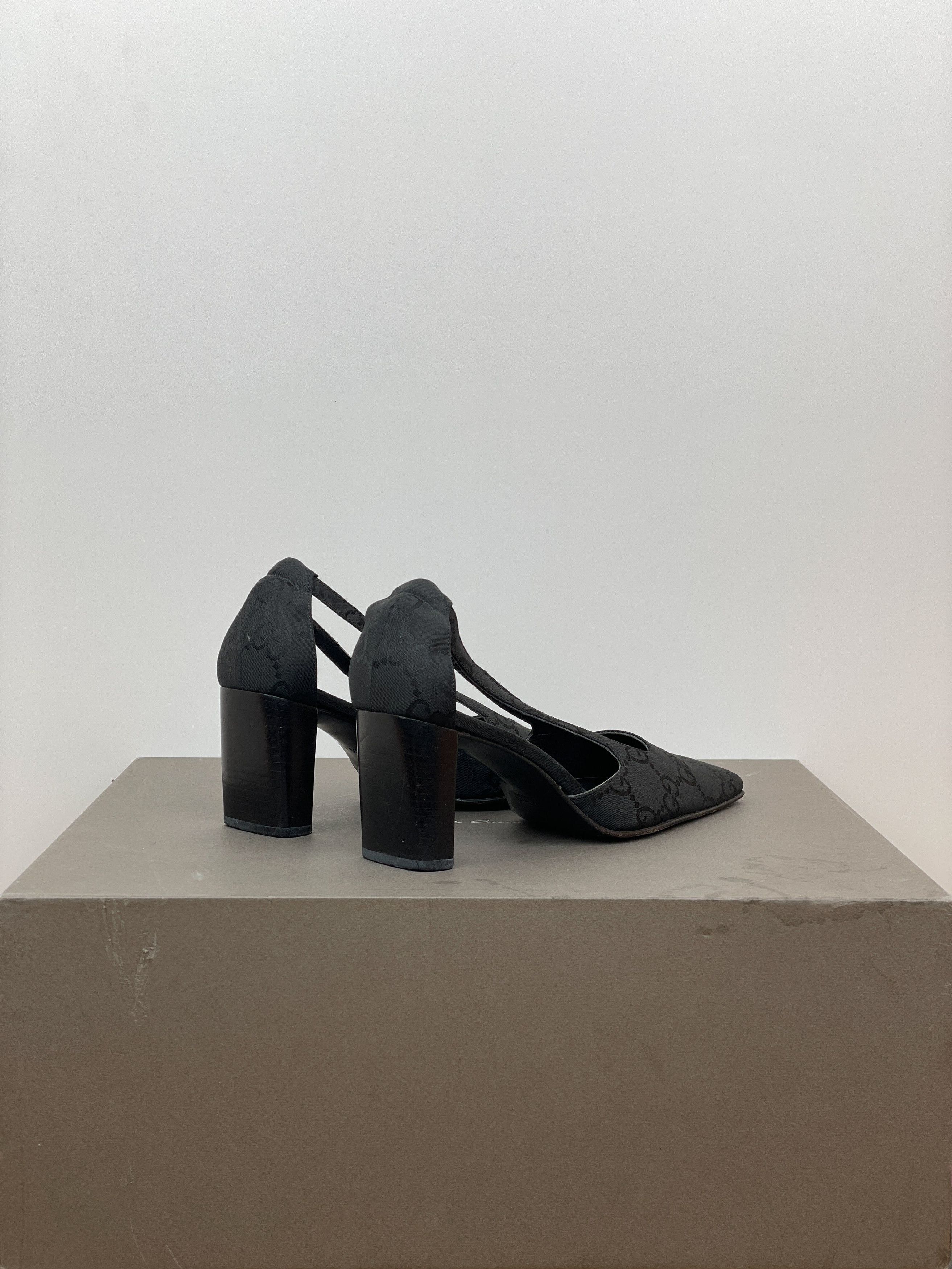 Gucci by Tom Ford SS98 Square Toe Monogram Slingback Pump Heels Size US 5.5 / IT 35.5 - 2 Thumbnail