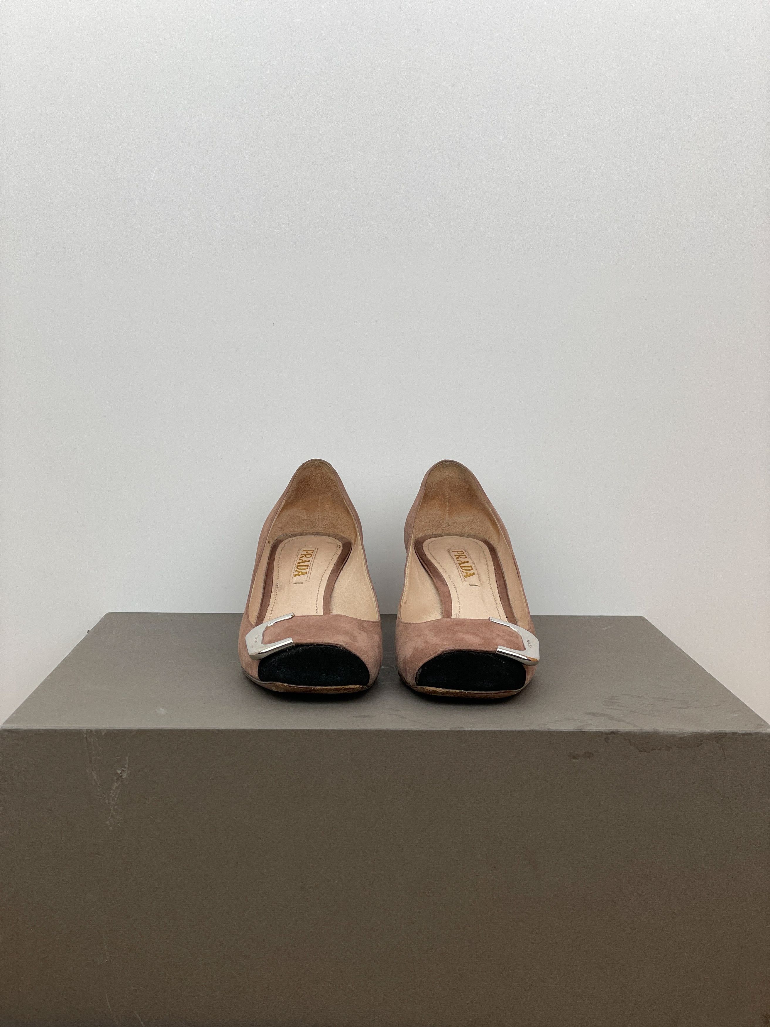 Prada 2000s Suede Large Clasp Ballet Pump Heels Size US 7 / IT 37 - 5 Thumbnail