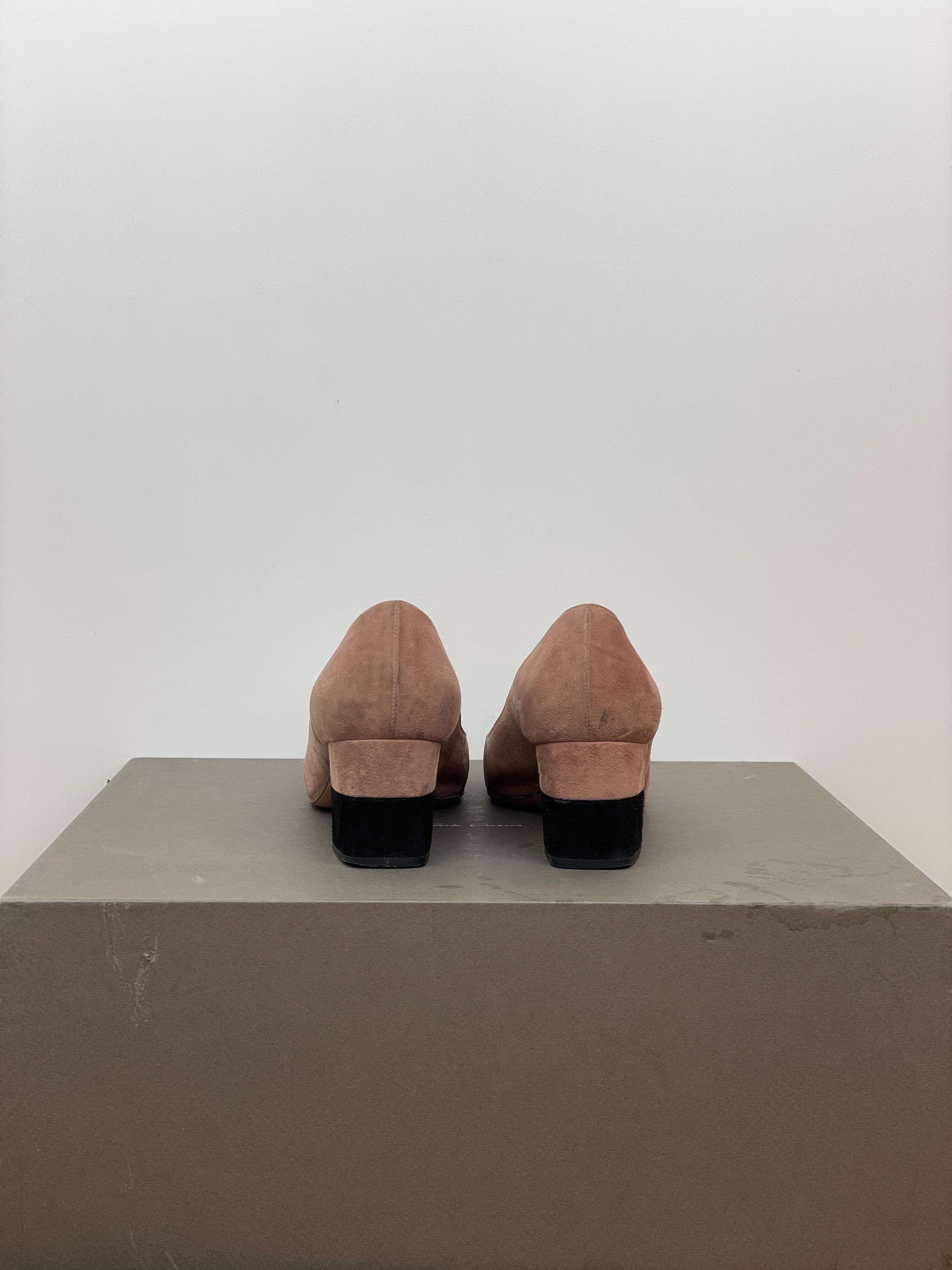 Prada 2000s Suede Large Clasp Ballet Pump Heels Size US 7 / IT 37 - 6 Thumbnail