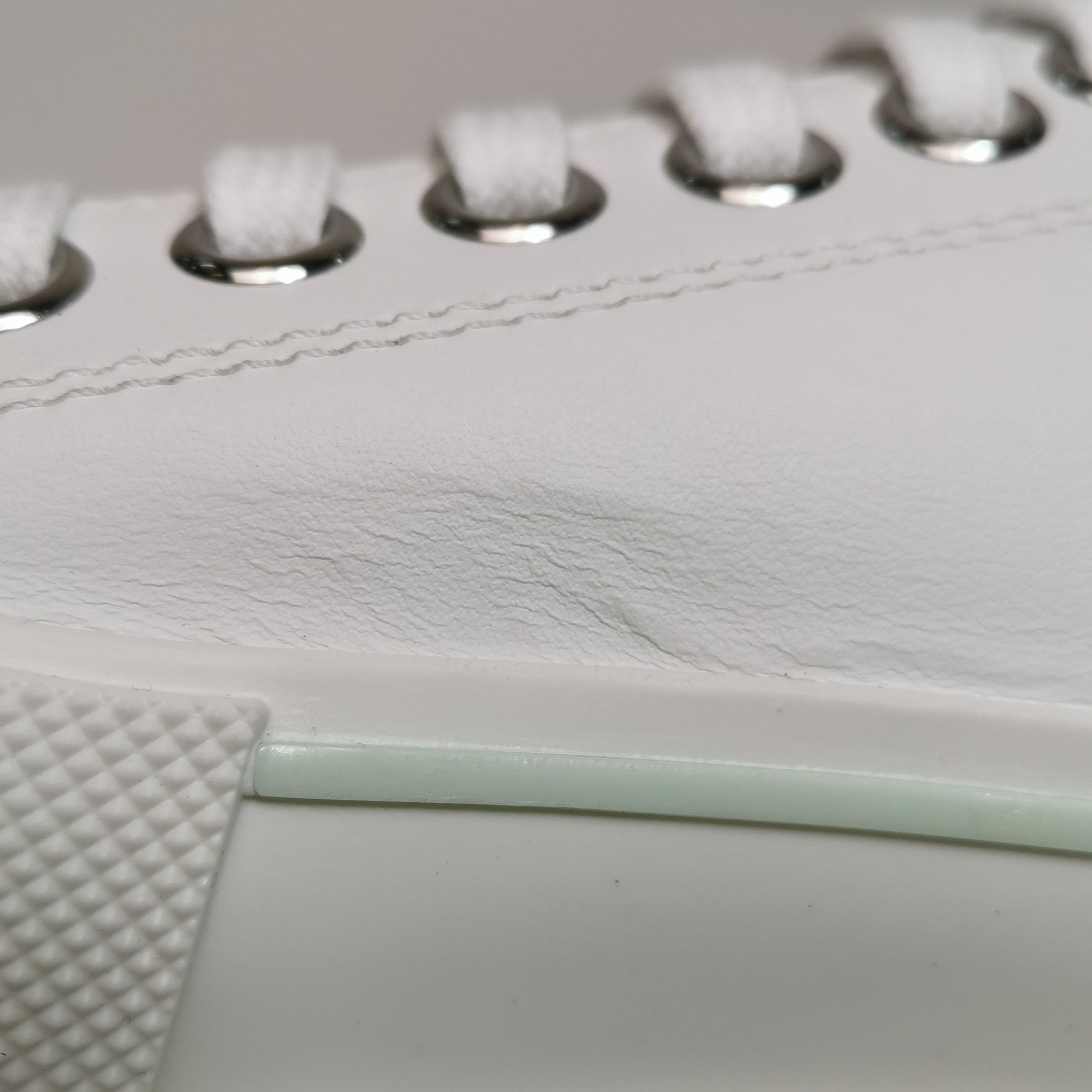 Alexander McQueen Alexander McQueen Tread Slick Low-Top Sneakers 40 Size US 7 / EU 40 - 9 Thumbnail