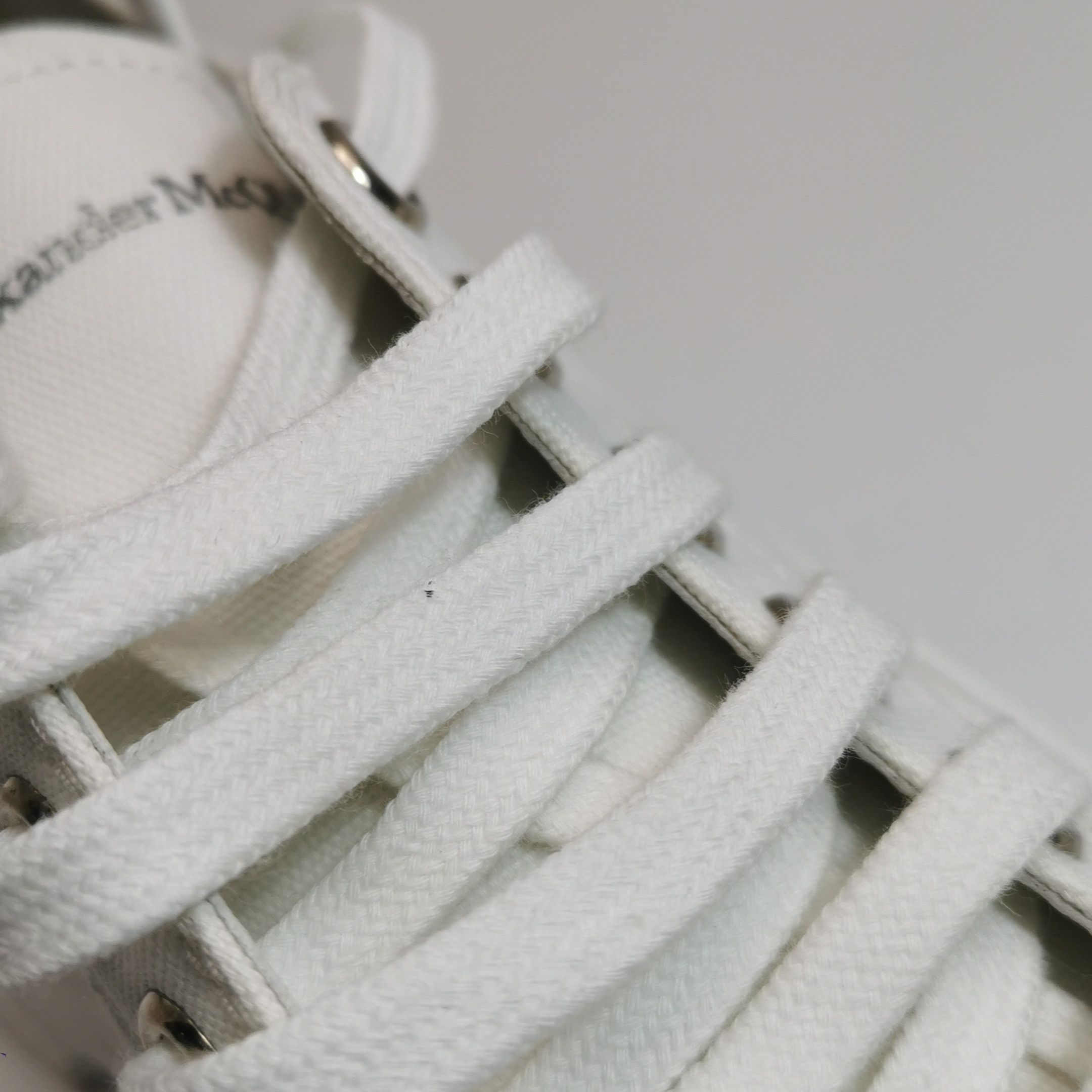 Alexander McQueen Alexander McQueen Tread Slick Canvas Low Sneakers 43 Size US 10 / EU 43 - 7 Thumbnail