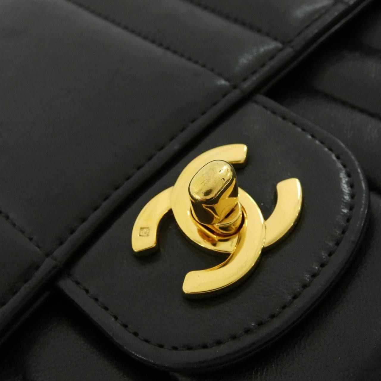 Chanel Chanel Chanel Lambskin Shoulder Bag Leather Shoulder Bag DUTY FREE for USA Size ONE SIZE - 7 Thumbnail