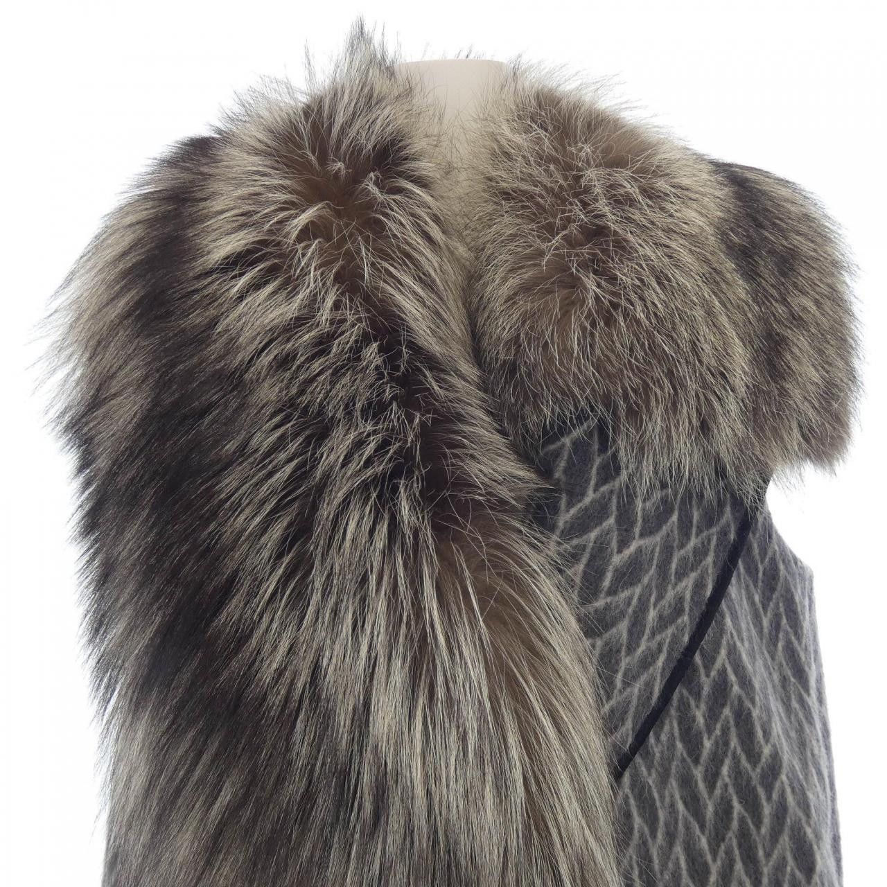 Fendi Fendi Fendi Fox Fur Long Vest Fur Outerwear FF8651 A8FH DUTY FREE for USA Size ONE SIZE - 6 Thumbnail